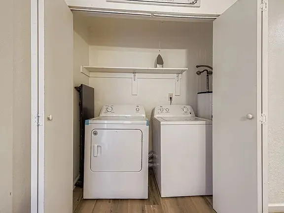 Single Family Residence For Sale in Tarrant County , 2001 Newbury Drive, Arlington, Texas 76014, 4 Bedroom, 2 Bathroom, 2 Garage spaces, 1,631 Sqft, built in 1979, mls#21347975, Real Estate Agent in Arlington, Homes For Sale in Tarrant county, Homes For Sale in Arlington, Realtor in Arlington Texas, Real Estate Brokerage Independent Realty Texas, Luminita Cordes Realtor