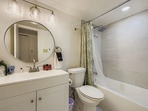 Single Family Residence For Sale in Tarrant County , 2001 Newbury Drive, Arlington, Texas 76014, 4 Bedroom, 2 Bathroom, 2 Garage spaces, 1,631 Sqft, built in 1979, mls#21347975, Real Estate Agent in Arlington, Homes For Sale in Tarrant county, Homes For Sale in Arlington, Realtor in Arlington Texas, Real Estate Brokerage Independent Realty Texas, Luminita Cordes Realtor