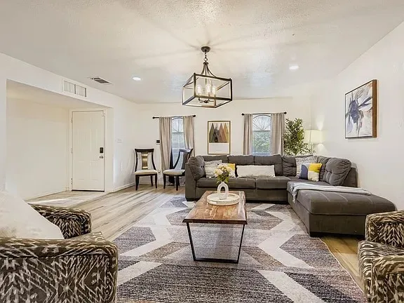 Single Family Residence For Sale in Tarrant County , 2001 Newbury Drive, Arlington, Texas 76014, 4 Bedroom, 2 Bathroom, 2 Garage spaces, 1,631 Sqft, built in 1979, mls#21347975, Real Estate Agent in Arlington, Homes For Sale in Tarrant county, Homes For Sale in Arlington, Realtor in Arlington Texas, Real Estate Brokerage Independent Realty Texas, Luminita Cordes Realtor