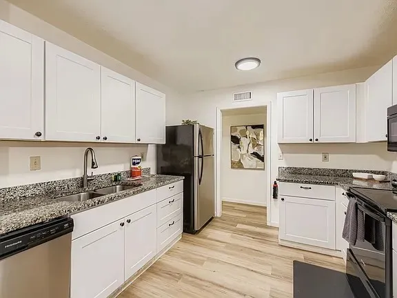 Single Family Residence For Sale in Tarrant County , 2001 Newbury Drive, Arlington, Texas 76014, 4 Bedroom, 2 Bathroom, 2 Garage spaces, 1,631 Sqft, built in 1979, mls#21347975, Real Estate Agent in Arlington, Homes For Sale in Tarrant county, Homes For Sale in Arlington, Realtor in Arlington Texas, Real Estate Brokerage Independent Realty Texas, Luminita Cordes Realtor