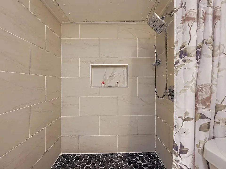 Single Family Residence For Sale in Tarrant County , 2001 Newbury Drive, Arlington, Texas 76014, 4 Bedroom, 2 Bathroom, 2 Garage spaces, 1,631 Sqft, built in 1979, mls#21347975, Real Estate Agent in Arlington, Homes For Sale in Tarrant county, Homes For Sale in Arlington, Realtor in Arlington Texas, Real Estate Brokerage Independent Realty Texas, Luminita Cordes Realtor