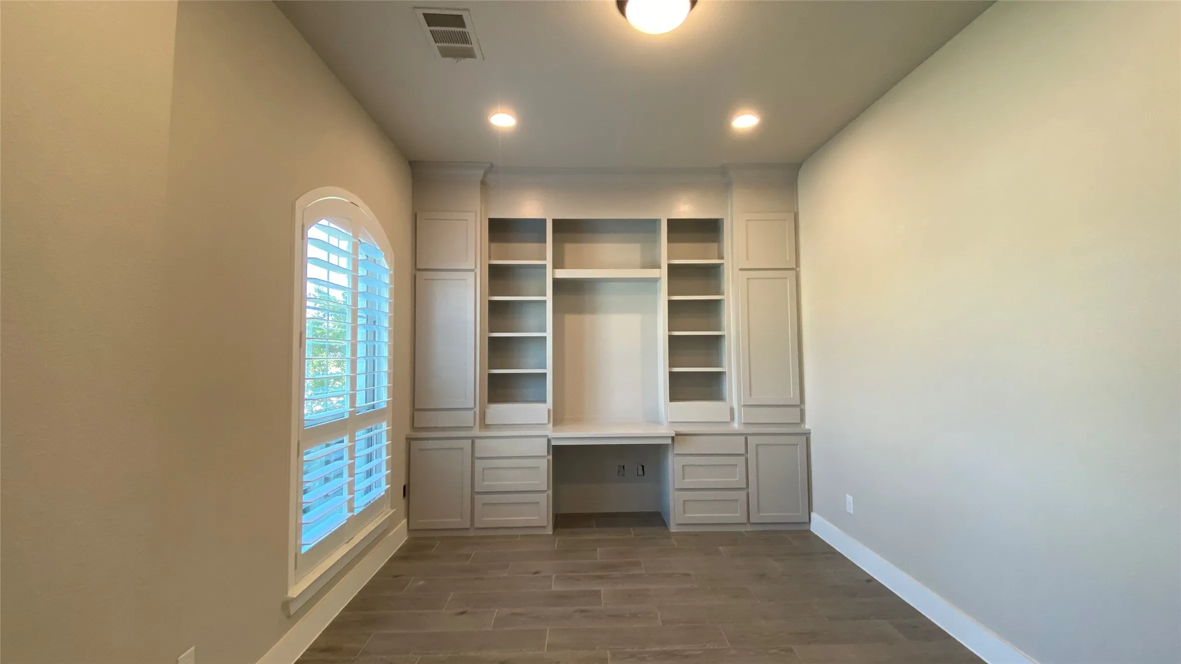 Single Family Residence For Rent in Denton County , 3320 Honey Suckle Lane, Little Elm, Texas 75068, 4 Bedroom, 4 Bathroom, 2 Garage spaces, 3,168 Sqft, built in 2023, mls#21348301, Real Estate Agent in Little Elm, Homes For Rent in Denton county, Homes For Rent in Little Elm, Realtor in Little Elm Texas, Real Estate Brokerage Independent Realty Texas, Luminita Cordes Realtor