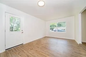 Single Family Residence For Rent in Titus County , 1109 Booker Avenue, Mt Pleasant, Texas 75455, 3 Bedroom, 2 Bathroom, Garage spaces, 1,593 Sqft, built in 1971, mls#21348286, Real Estate Agent in Mt Pleasant, Homes For Rent in Titus county, Homes For Rent in Mt Pleasant, Realtor in Mt Pleasant Texas, Real Estate Brokerage Independent Realty Texas, Luminita Cordes Realtor