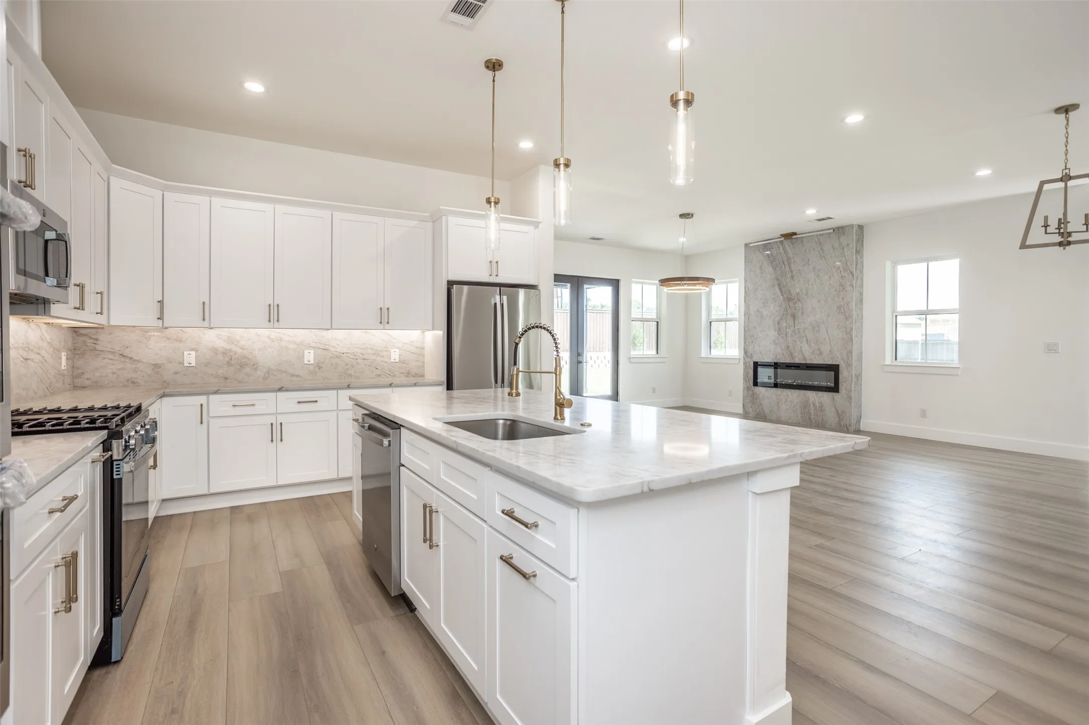 Single Family Residence For Sale in Grayson County , 2703 Stonecrest Drive, Sherman, Texas 75092, 5 Bedroom, 4 Bathroom, 2 Garage spaces, 3,344 Sqft, built in 2026, mls#21348292, Real Estate Agent in Sherman, Homes For Sale in Grayson county, Homes For Sale in Sherman, Realtor in Sherman Texas, Real Estate Brokerage Independent Realty Texas, Luminita Cordes Realtor