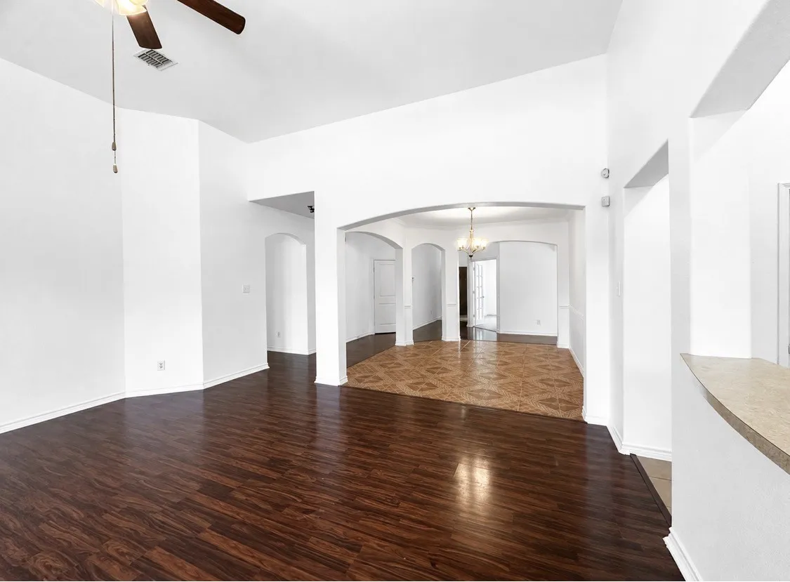 Single Family Residence For Rent in Tarrant County , 2776 Park Place, Grand Prairie, Texas 75052, 3 Bedroom, 2 Bathroom, 2 Garage spaces, 2,200 Sqft, built in 2010, mls#21348198, Real Estate Agent in Grand Prairie, Homes For Rent in Tarrant county, Homes For Rent in Grand Prairie, Realtor in Grand Prairie Texas, Real Estate Brokerage Independent Realty Texas, Luminita Cordes Realtor