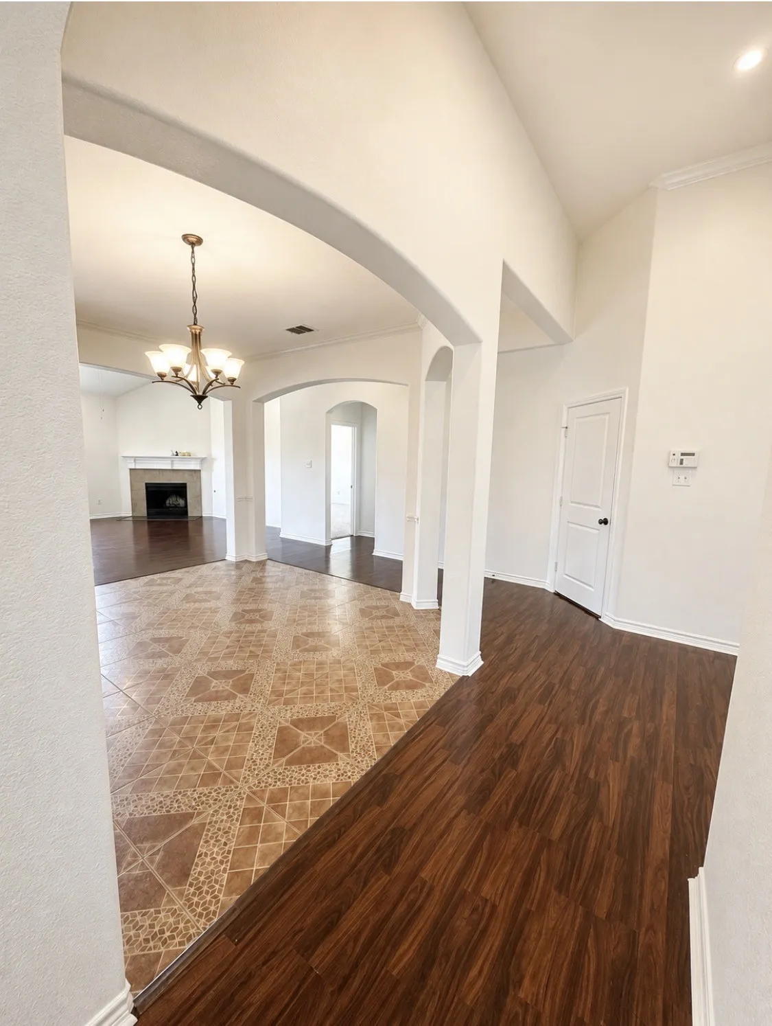 Single Family Residence For Rent in Tarrant County , 2776 Park Place, Grand Prairie, Texas 75052, 3 Bedroom, 2 Bathroom, 2 Garage spaces, 2,200 Sqft, built in 2010, mls#21348198, Real Estate Agent in Grand Prairie, Homes For Rent in Tarrant county, Homes For Rent in Grand Prairie, Realtor in Grand Prairie Texas, Real Estate Brokerage Independent Realty Texas, Luminita Cordes Realtor