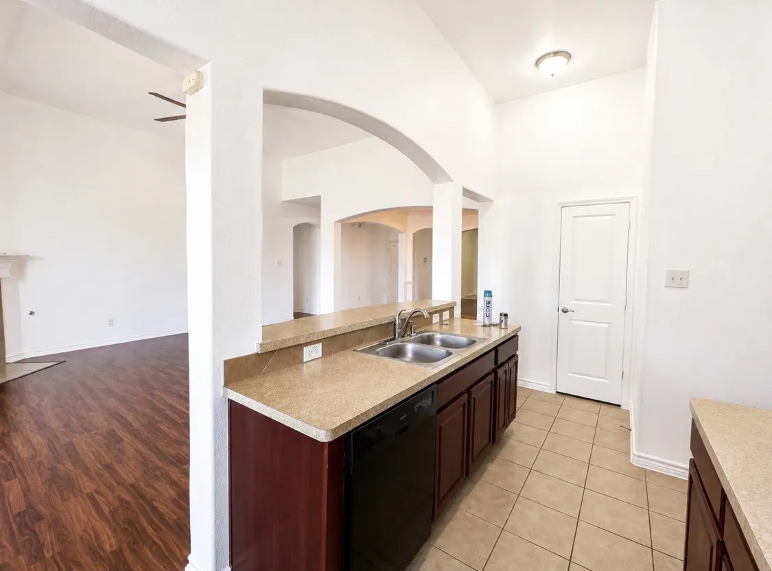 Single Family Residence For Rent in Tarrant County , 2776 Park Place, Grand Prairie, Texas 75052, 3 Bedroom, 2 Bathroom, 2 Garage spaces, 2,200 Sqft, built in 2010, mls#21348198, Real Estate Agent in Grand Prairie, Homes For Rent in Tarrant county, Homes For Rent in Grand Prairie, Realtor in Grand Prairie Texas, Real Estate Brokerage Independent Realty Texas, Luminita Cordes Realtor