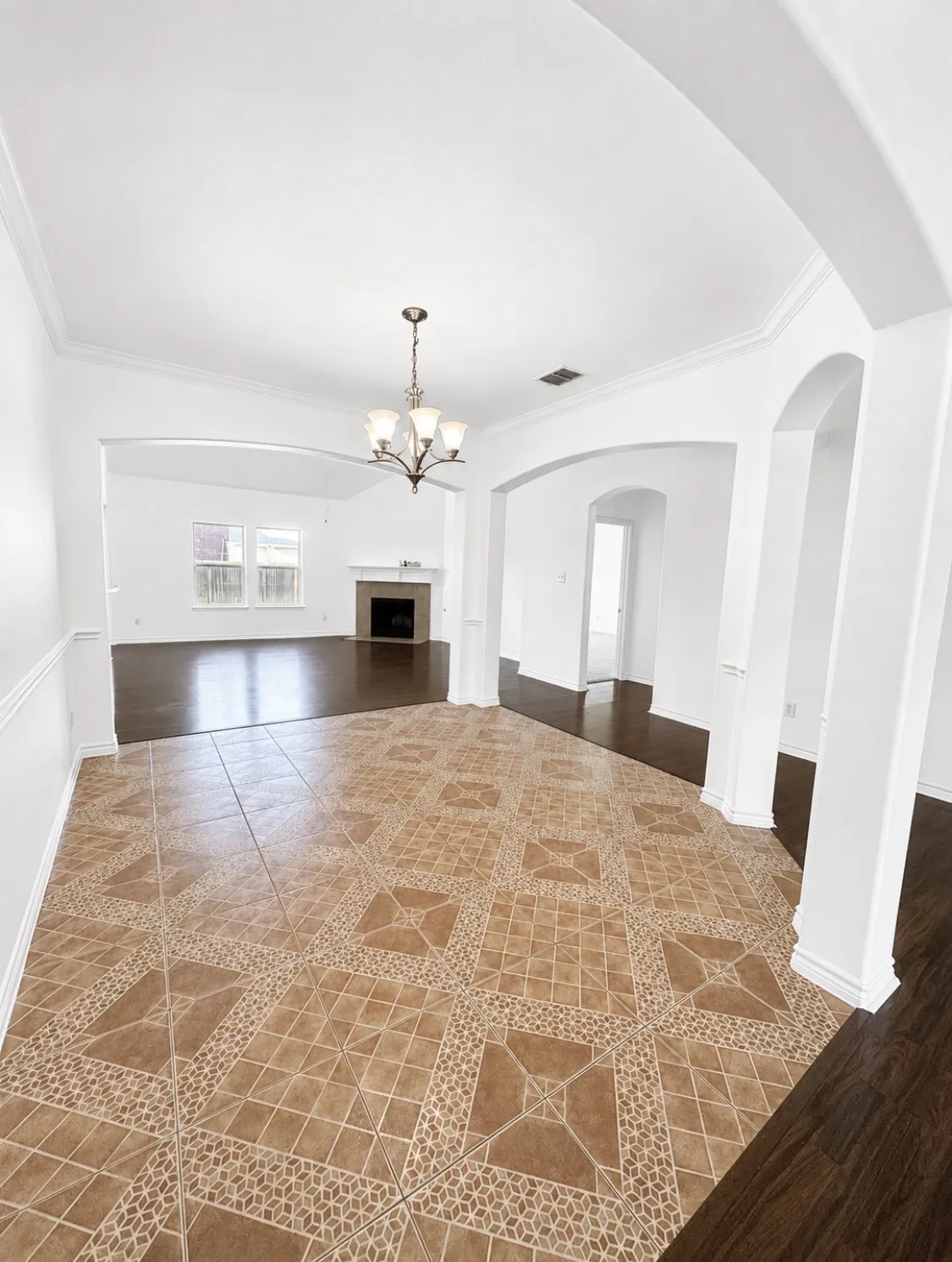 Single Family Residence For Rent in Tarrant County , 2776 Park Place, Grand Prairie, Texas 75052, 3 Bedroom, 2 Bathroom, 2 Garage spaces, 2,200 Sqft, built in 2010, mls#21348198, Real Estate Agent in Grand Prairie, Homes For Rent in Tarrant county, Homes For Rent in Grand Prairie, Realtor in Grand Prairie Texas, Real Estate Brokerage Independent Realty Texas, Luminita Cordes Realtor