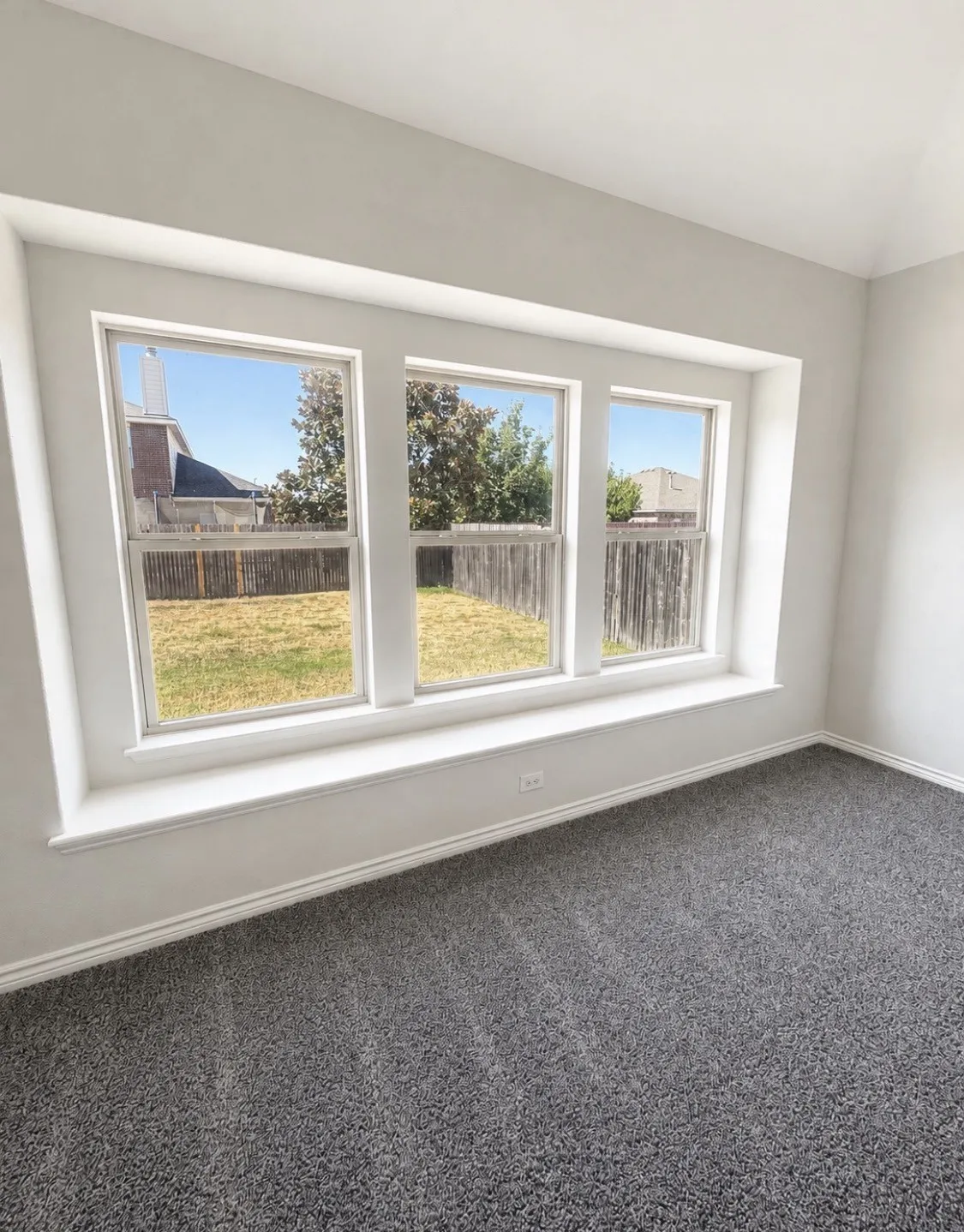 Single Family Residence For Rent in Tarrant County , 2776 Park Place, Grand Prairie, Texas 75052, 3 Bedroom, 2 Bathroom, 2 Garage spaces, 2,200 Sqft, built in 2010, mls#21348198, Real Estate Agent in Grand Prairie, Homes For Rent in Tarrant county, Homes For Rent in Grand Prairie, Realtor in Grand Prairie Texas, Real Estate Brokerage Independent Realty Texas, Luminita Cordes Realtor