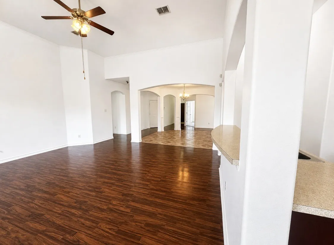 Single Family Residence For Rent in Tarrant County , 2776 Park Place, Grand Prairie, Texas 75052, 3 Bedroom, 2 Bathroom, 2 Garage spaces, 2,200 Sqft, built in 2010, mls#21348198, Real Estate Agent in Grand Prairie, Homes For Rent in Tarrant county, Homes For Rent in Grand Prairie, Realtor in Grand Prairie Texas, Real Estate Brokerage Independent Realty Texas, Luminita Cordes Realtor