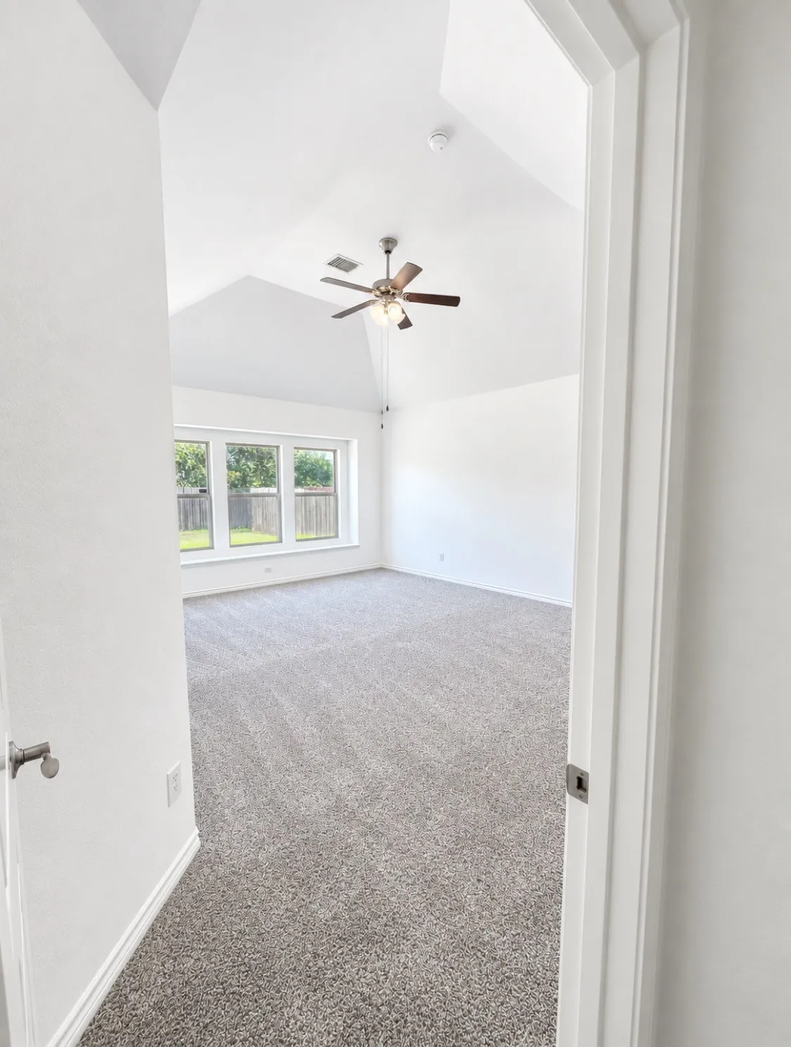 Single Family Residence For Rent in Tarrant County , 2776 Park Place, Grand Prairie, Texas 75052, 3 Bedroom, 2 Bathroom, 2 Garage spaces, 2,200 Sqft, built in 2010, mls#21348198, Real Estate Agent in Grand Prairie, Homes For Rent in Tarrant county, Homes For Rent in Grand Prairie, Realtor in Grand Prairie Texas, Real Estate Brokerage Independent Realty Texas, Luminita Cordes Realtor