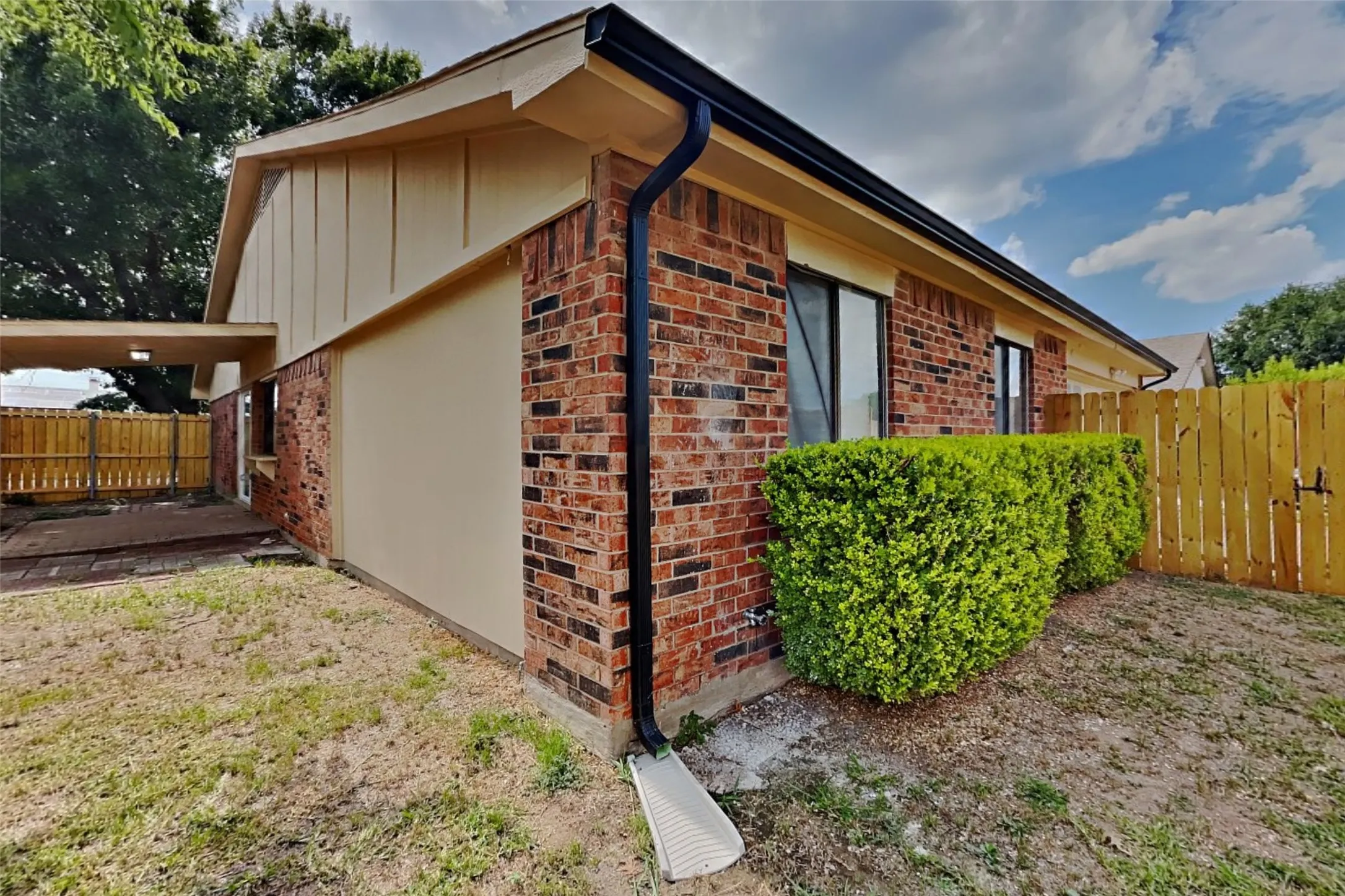 Single Family Residence For Rent in Collin County , 1480 Saint Patrick Drive, Plano, Texas 75074, 3 Bedroom, 2 Bathroom, 2 Garage spaces, 1,504 Sqft, built in 1981, mls#21348306, Real Estate Agent in Plano, Homes For Rent in Collin county, Homes For Rent in Plano, Realtor in Plano Texas, Real Estate Brokerage Independent Realty Texas, Luminita Cordes Realtor