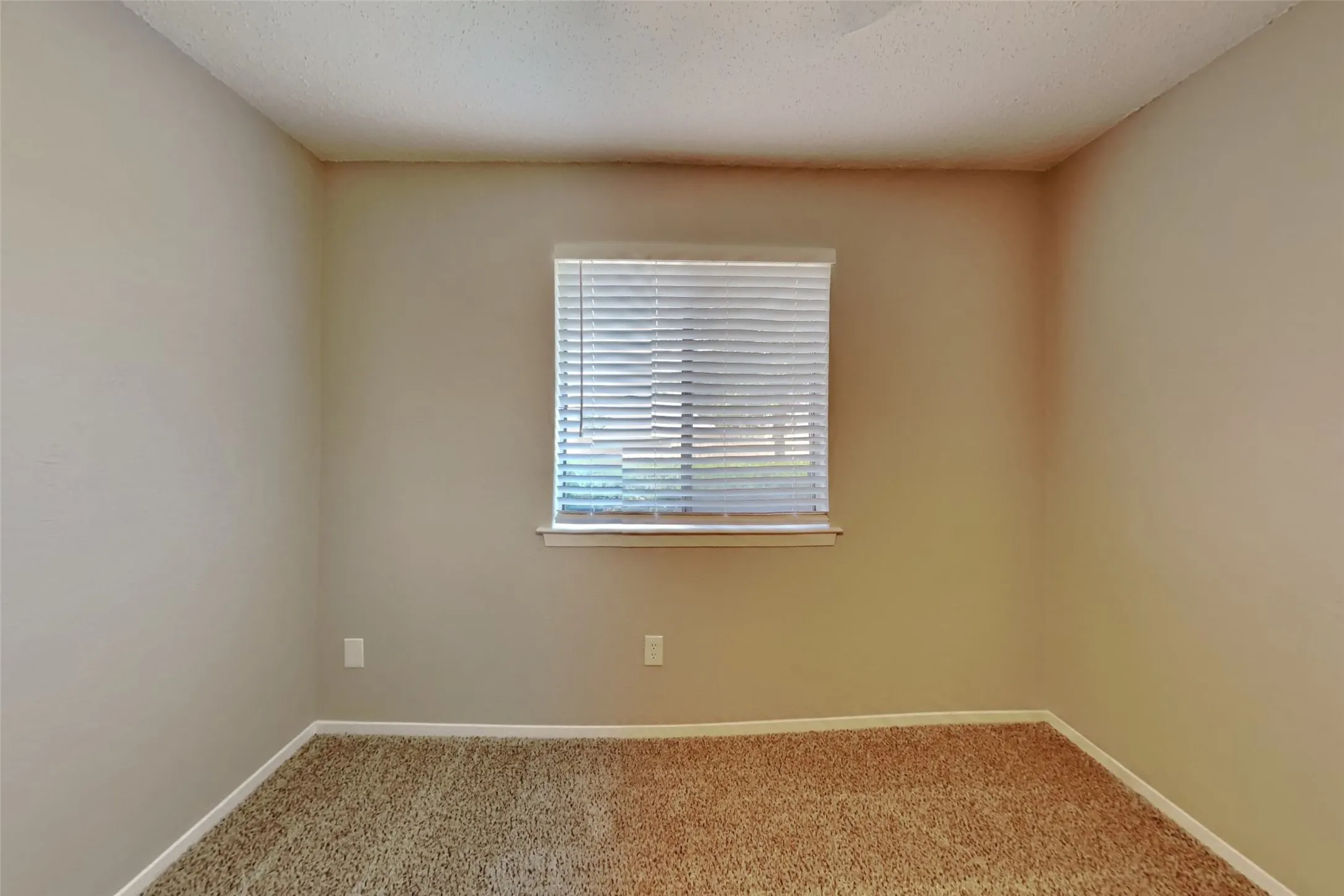 Single Family Residence For Rent in Collin County , 1480 Saint Patrick Drive, Plano, Texas 75074, 3 Bedroom, 2 Bathroom, 2 Garage spaces, 1,504 Sqft, built in 1981, mls#21348306, Real Estate Agent in Plano, Homes For Rent in Collin county, Homes For Rent in Plano, Realtor in Plano Texas, Real Estate Brokerage Independent Realty Texas, Luminita Cordes Realtor