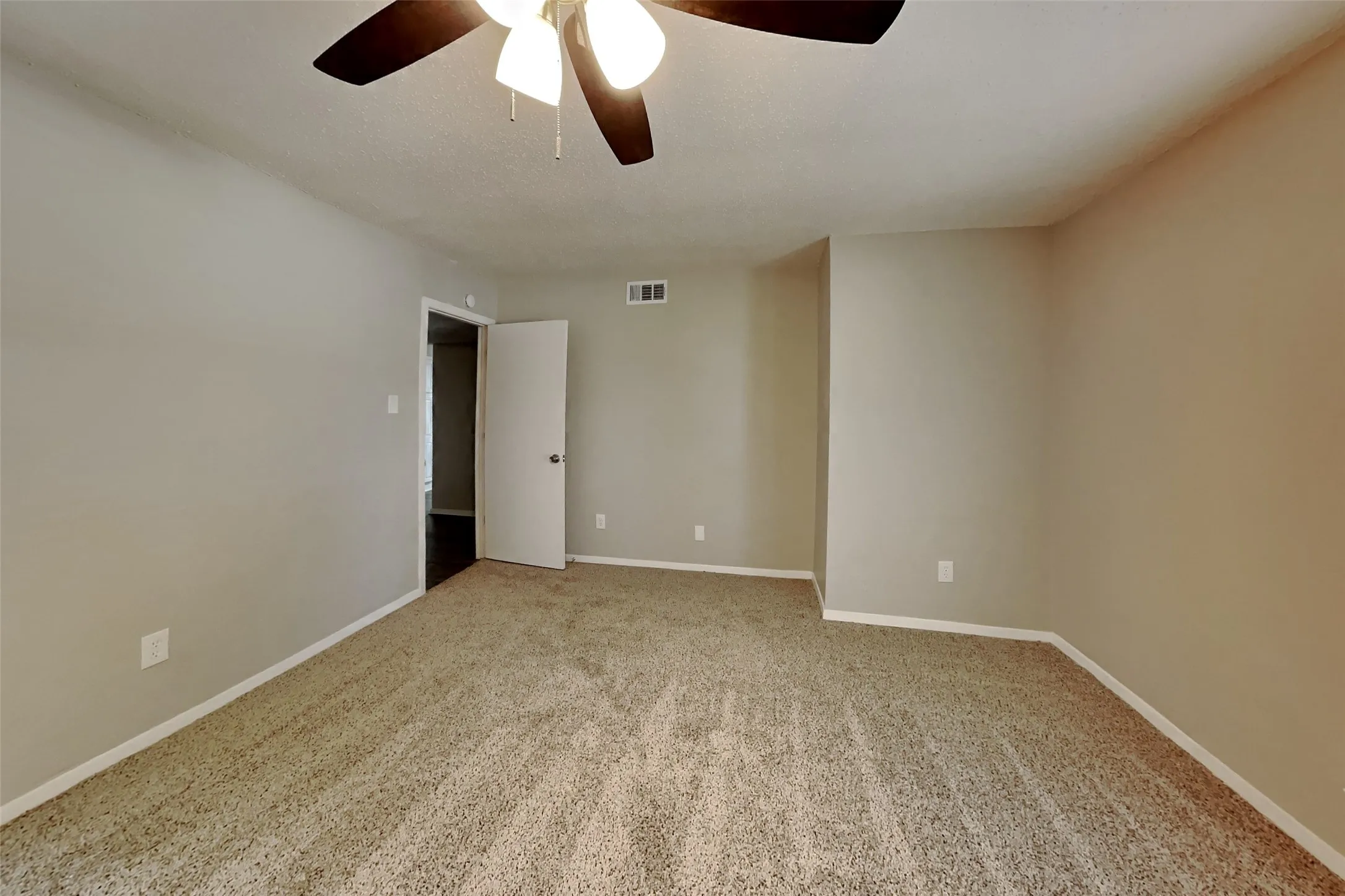 Single Family Residence For Rent in Collin County , 1480 Saint Patrick Drive, Plano, Texas 75074, 3 Bedroom, 2 Bathroom, 2 Garage spaces, 1,504 Sqft, built in 1981, mls#21348306, Real Estate Agent in Plano, Homes For Rent in Collin county, Homes For Rent in Plano, Realtor in Plano Texas, Real Estate Brokerage Independent Realty Texas, Luminita Cordes Realtor