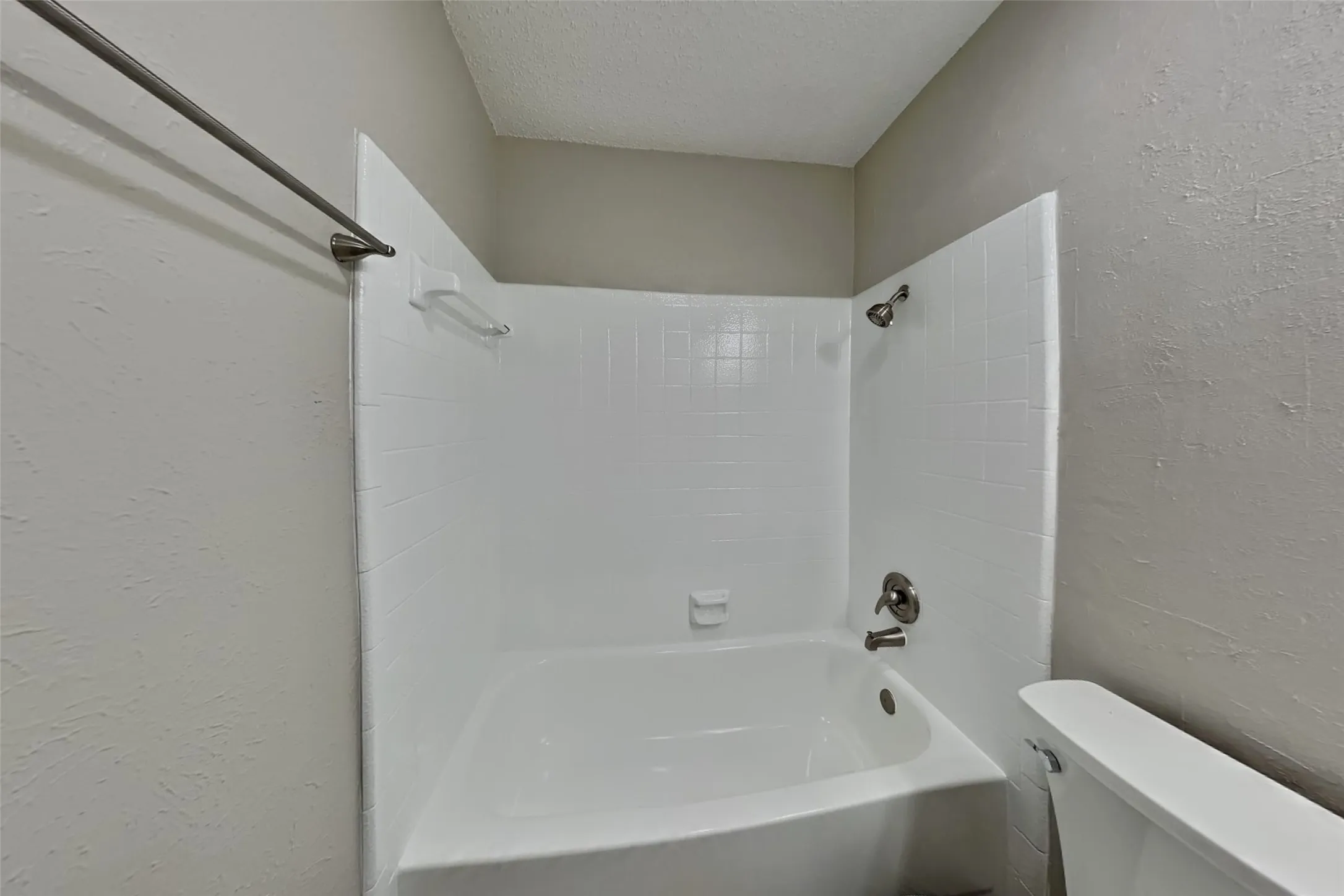 Single Family Residence For Rent in Collin County , 1480 Saint Patrick Drive, Plano, Texas 75074, 3 Bedroom, 2 Bathroom, 2 Garage spaces, 1,504 Sqft, built in 1981, mls#21348306, Real Estate Agent in Plano, Homes For Rent in Collin county, Homes For Rent in Plano, Realtor in Plano Texas, Real Estate Brokerage Independent Realty Texas, Luminita Cordes Realtor