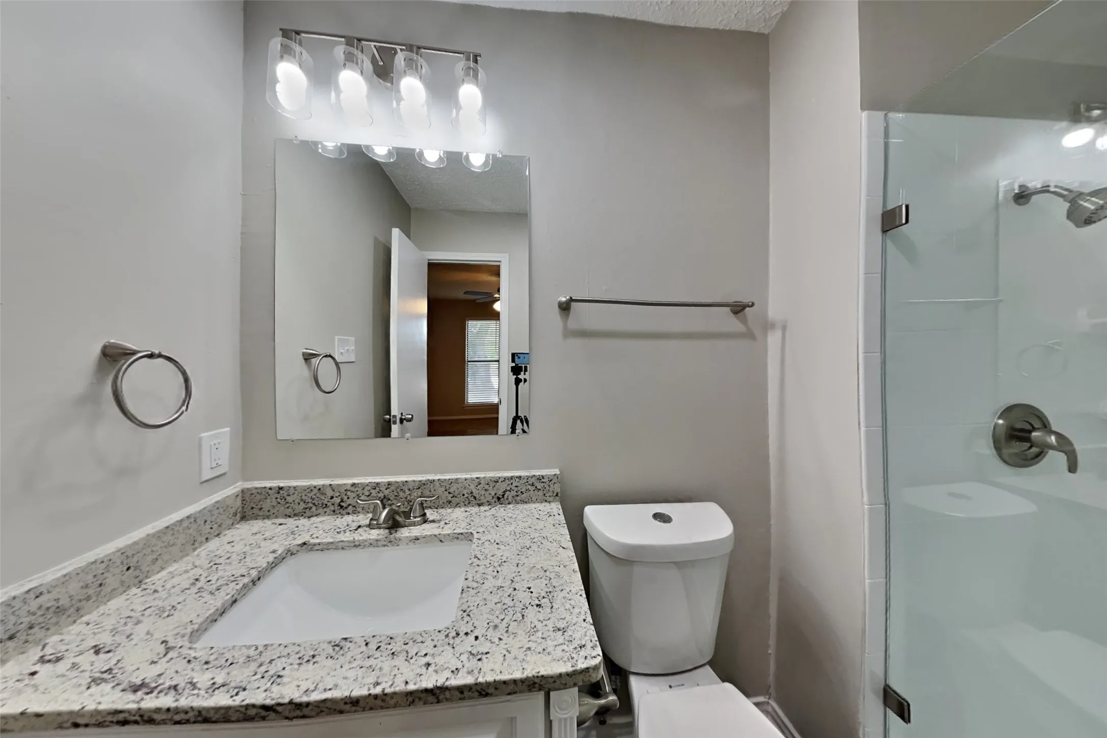 Single Family Residence For Rent in Collin County , 1480 Saint Patrick Drive, Plano, Texas 75074, 3 Bedroom, 2 Bathroom, 2 Garage spaces, 1,504 Sqft, built in 1981, mls#21348306, Real Estate Agent in Plano, Homes For Rent in Collin county, Homes For Rent in Plano, Realtor in Plano Texas, Real Estate Brokerage Independent Realty Texas, Luminita Cordes Realtor