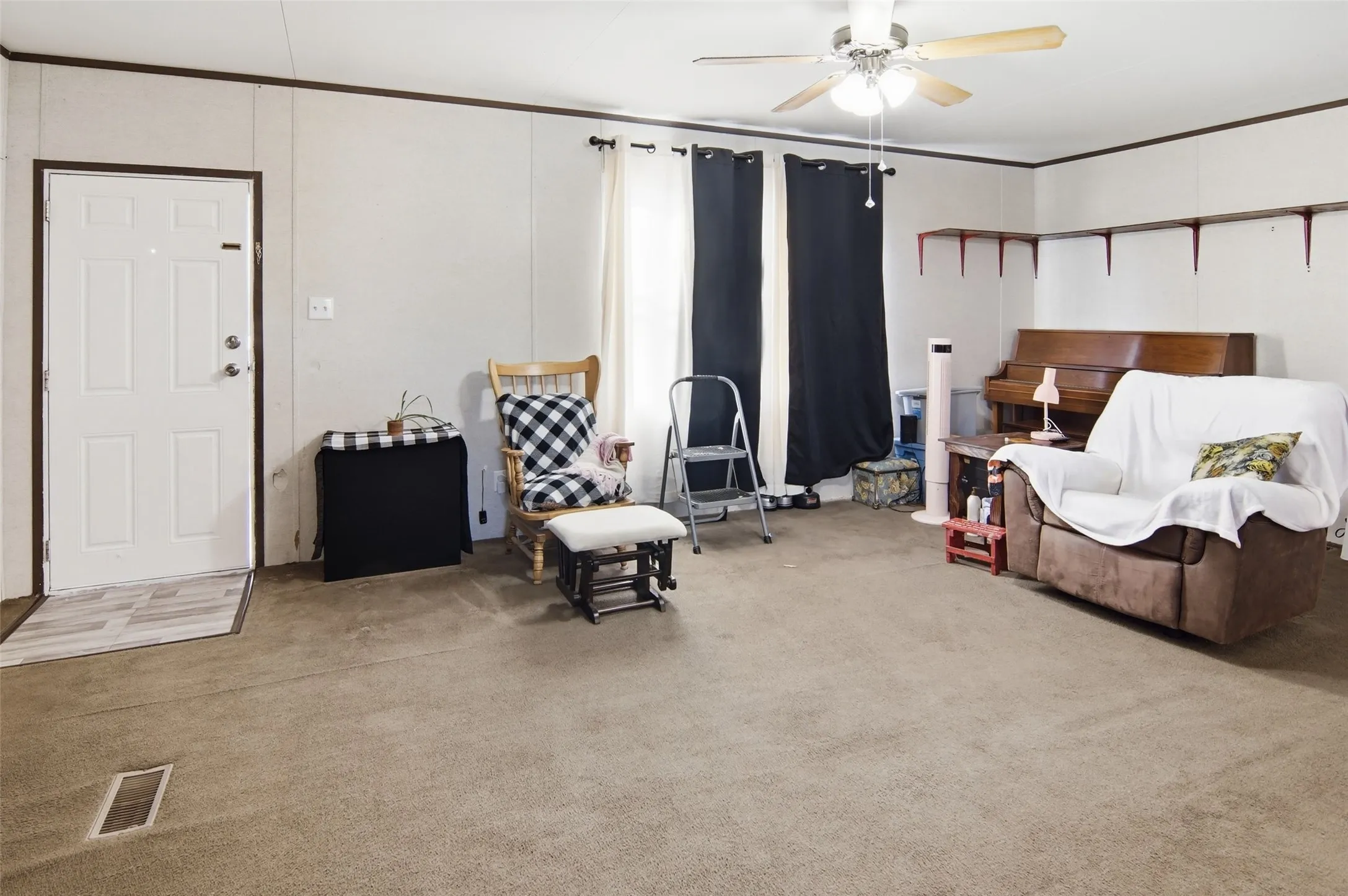 Manufactured Home For Sale in Parker County , 106 Choctaw Ridge, Weatherford, Texas 76085, 3 Bedroom, 2 Bathroom, Garage spaces, 1,456 Sqft, built in 2018, mls#21348278, Real Estate Agent in Weatherford, Homes For Sale in Parker county, Homes For Sale in Weatherford, Realtor in Weatherford Texas, Real Estate Brokerage Independent Realty Texas, Luminita Cordes Realtor