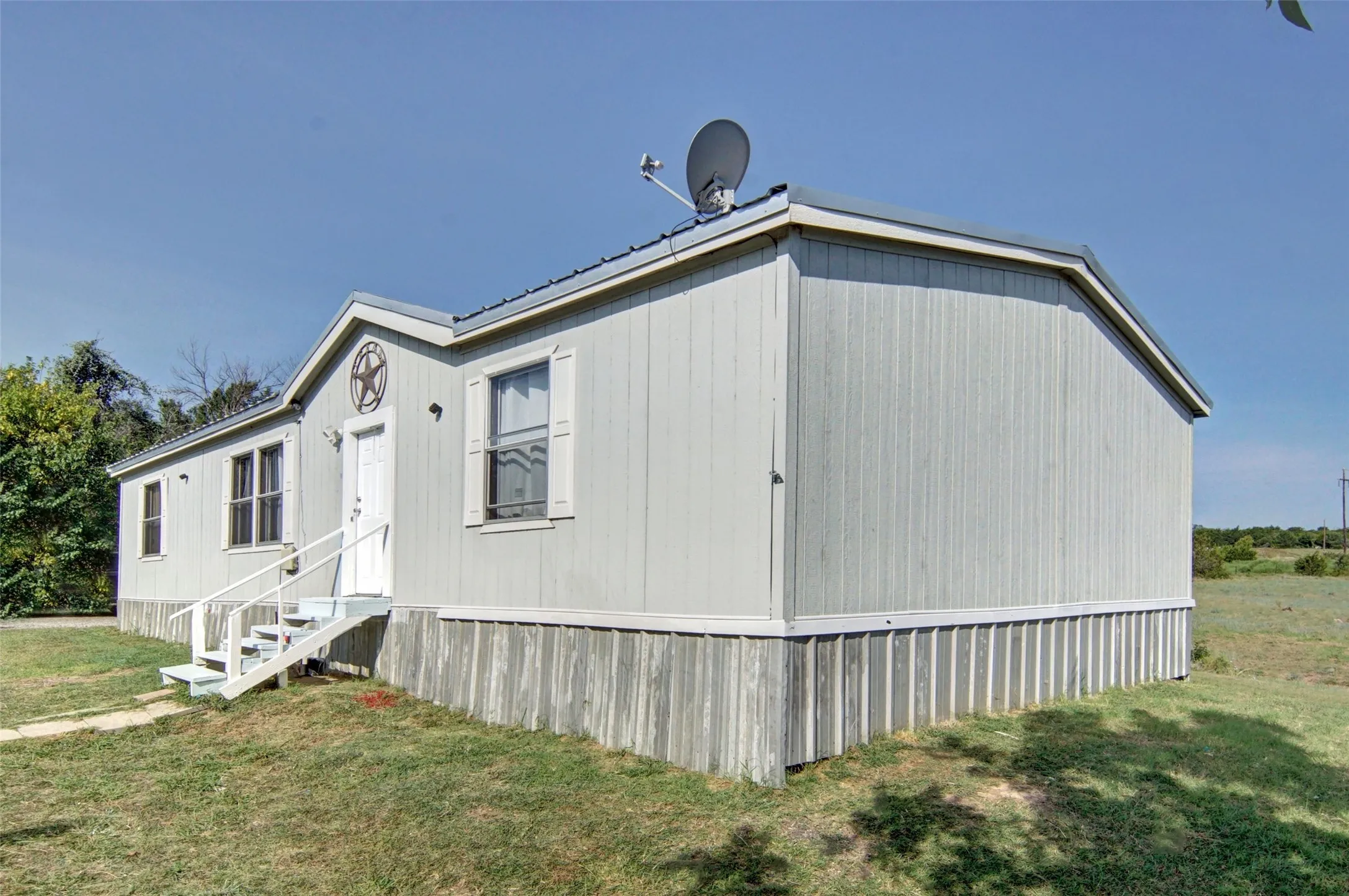 Manufactured Home For Sale in Parker County , 106 Choctaw Ridge, Weatherford, Texas 76085, 3 Bedroom, 2 Bathroom, Garage spaces, 1,456 Sqft, built in 2018, mls#21348278, Real Estate Agent in Weatherford, Homes For Sale in Parker county, Homes For Sale in Weatherford, Realtor in Weatherford Texas, Real Estate Brokerage Independent Realty Texas, Luminita Cordes Realtor