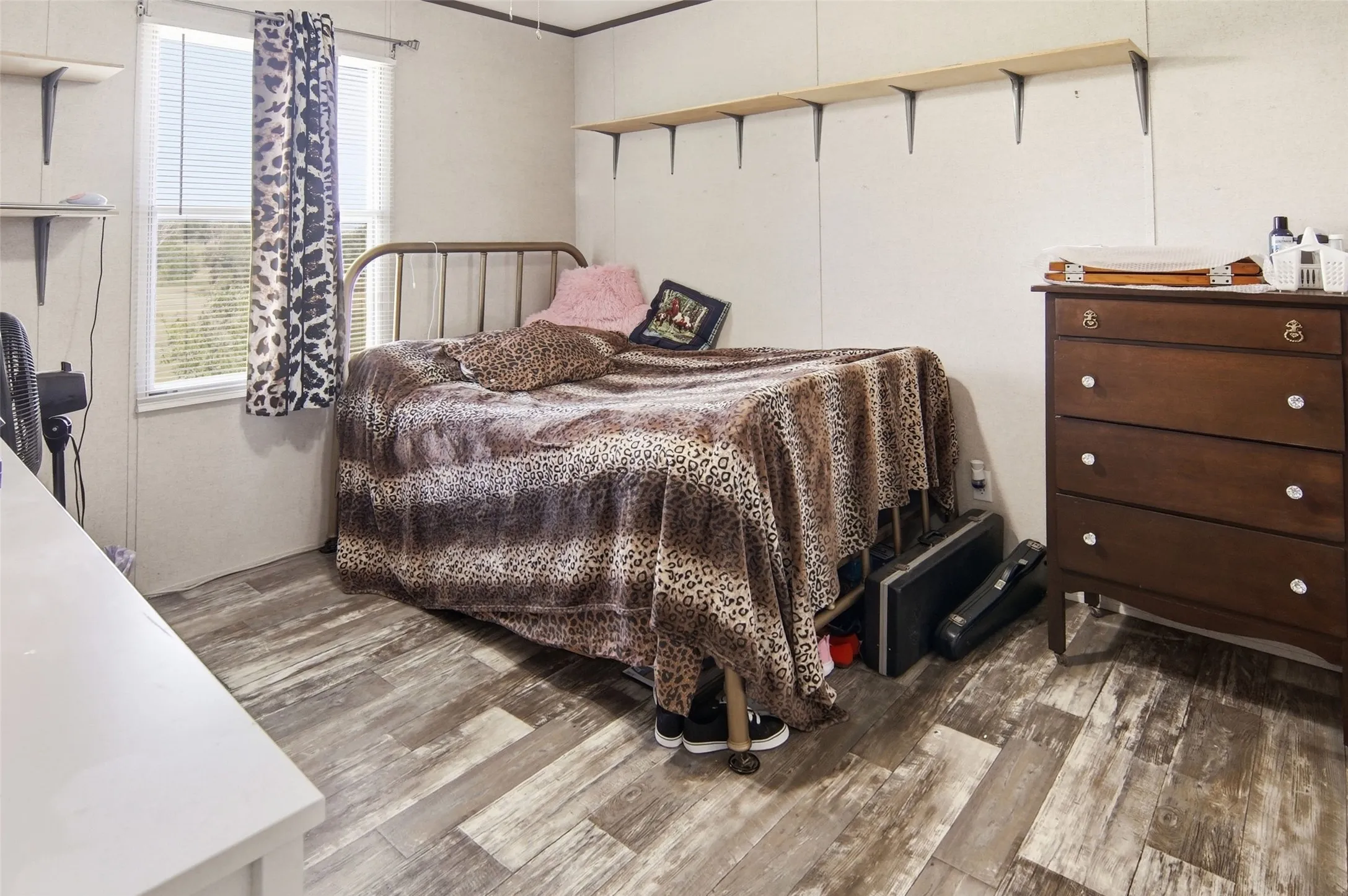 Manufactured Home For Sale in Parker County , 106 Choctaw Ridge, Weatherford, Texas 76085, 3 Bedroom, 2 Bathroom, Garage spaces, 1,456 Sqft, built in 2018, mls#21348278, Real Estate Agent in Weatherford, Homes For Sale in Parker county, Homes For Sale in Weatherford, Realtor in Weatherford Texas, Real Estate Brokerage Independent Realty Texas, Luminita Cordes Realtor