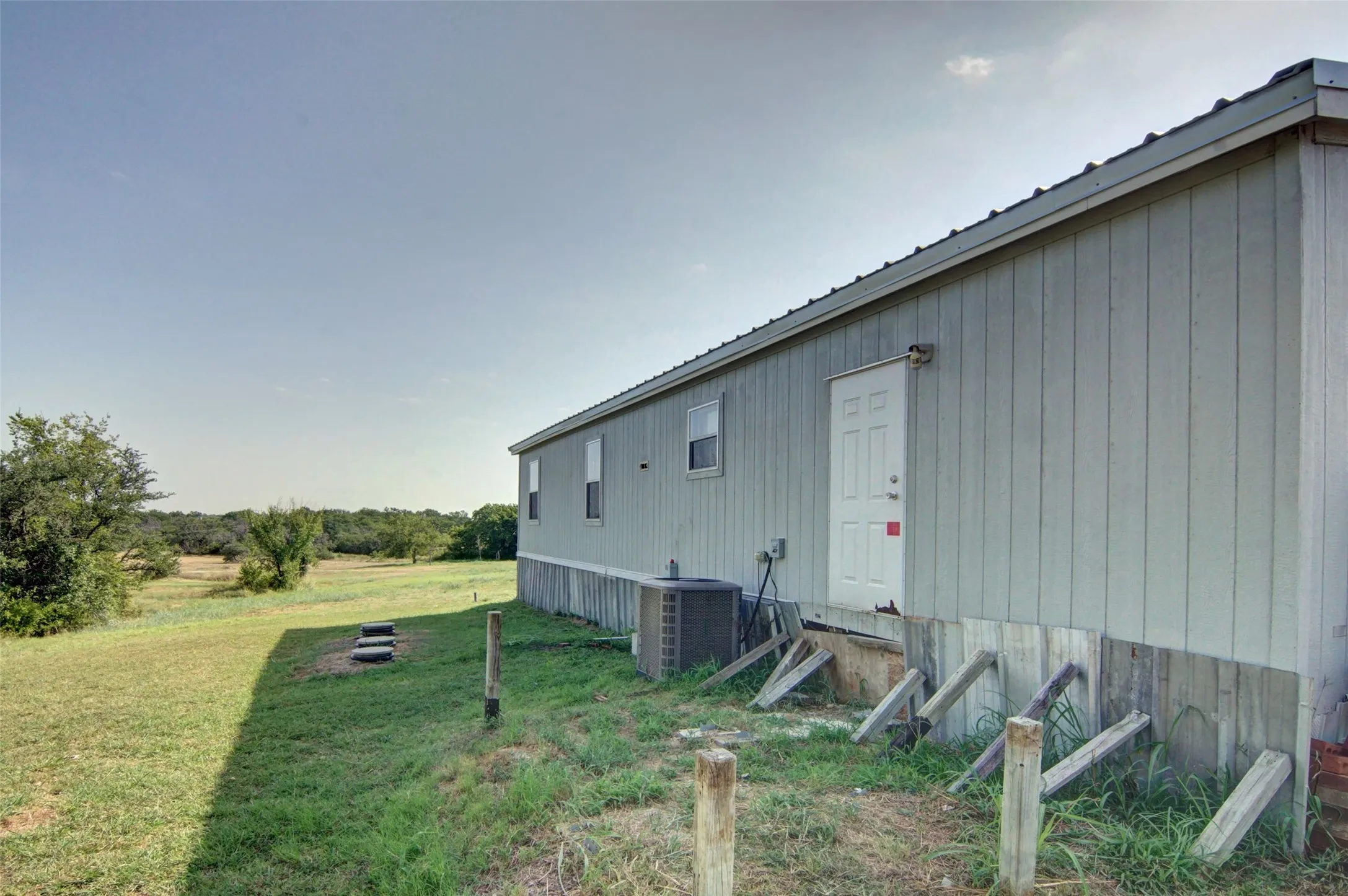 Manufactured Home For Sale in Parker County , 106 Choctaw Ridge, Weatherford, Texas 76085, 3 Bedroom, 2 Bathroom, Garage spaces, 1,456 Sqft, built in 2018, mls#21348278, Real Estate Agent in Weatherford, Homes For Sale in Parker county, Homes For Sale in Weatherford, Realtor in Weatherford Texas, Real Estate Brokerage Independent Realty Texas, Luminita Cordes Realtor