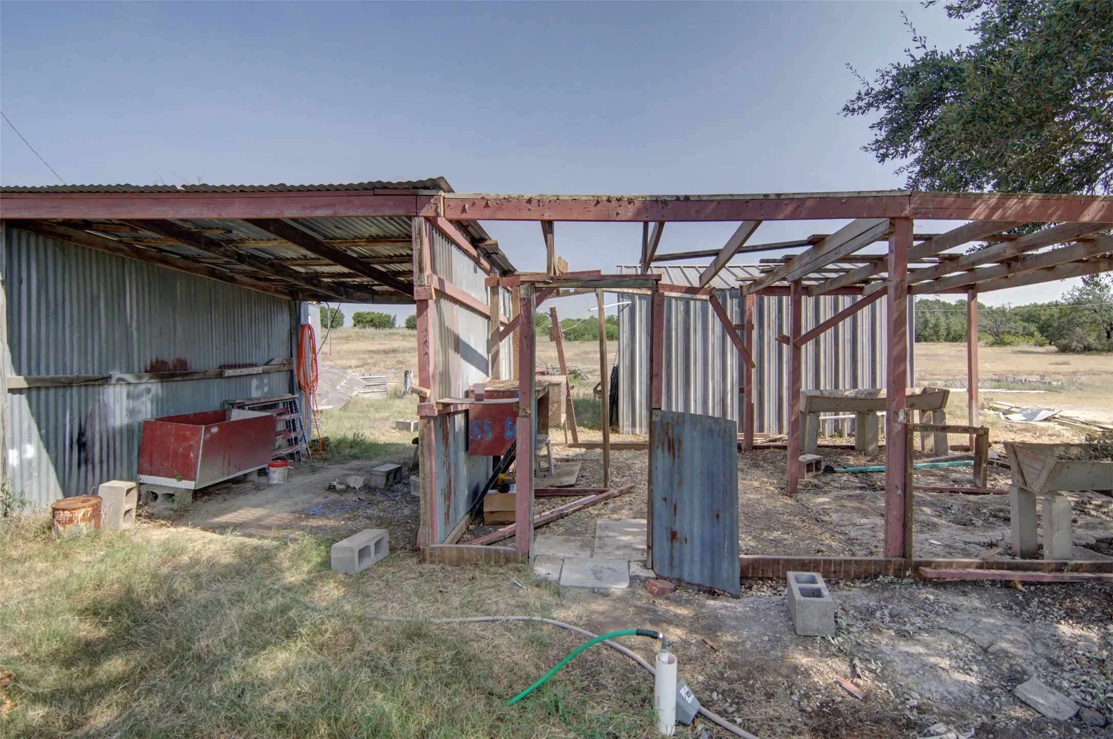 Manufactured Home For Sale in Parker County , 106 Choctaw Ridge, Weatherford, Texas 76085, 3 Bedroom, 2 Bathroom, Garage spaces, 1,456 Sqft, built in 2018, mls#21348278, Real Estate Agent in Weatherford, Homes For Sale in Parker county, Homes For Sale in Weatherford, Realtor in Weatherford Texas, Real Estate Brokerage Independent Realty Texas, Luminita Cordes Realtor