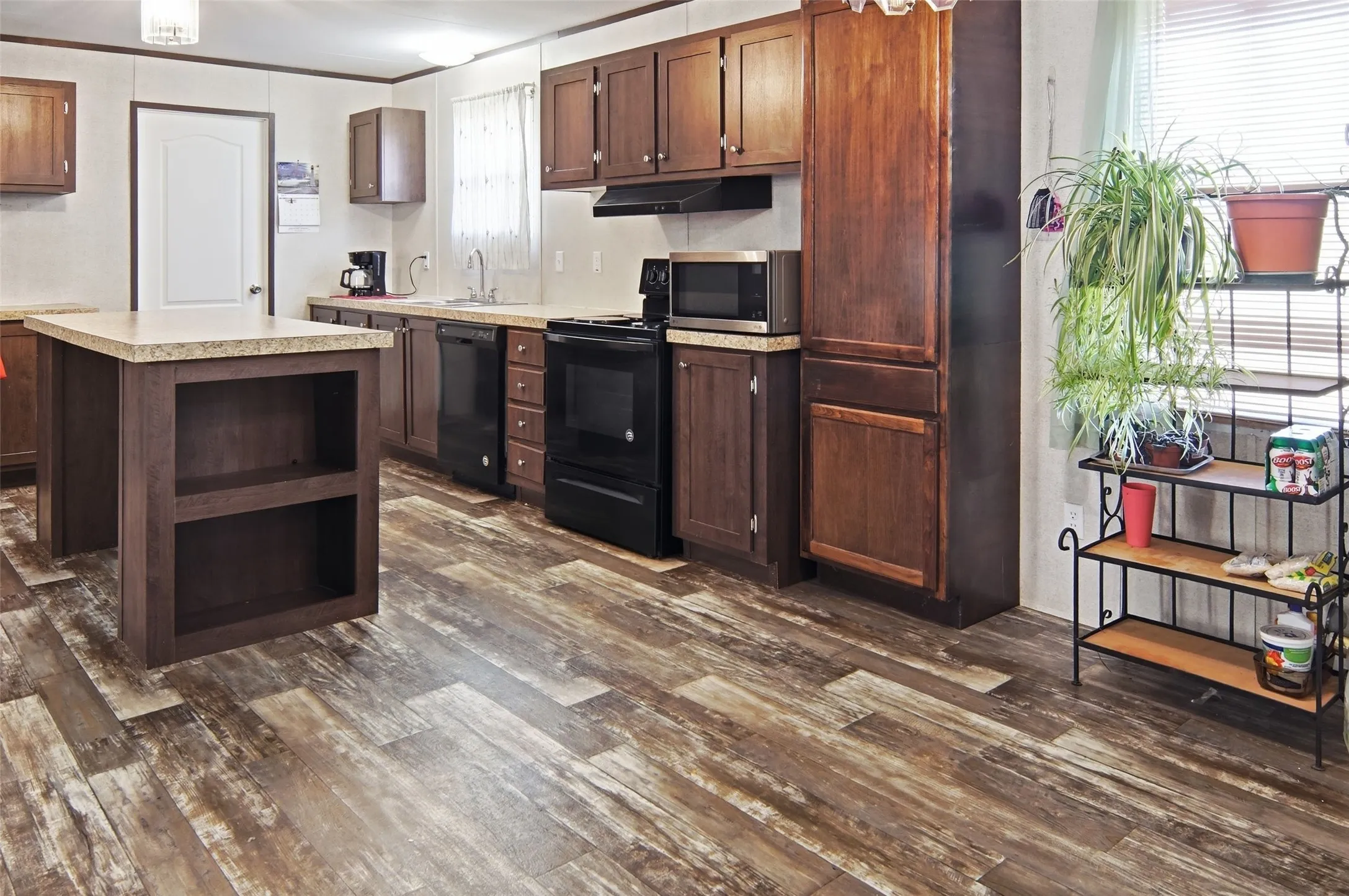 Manufactured Home For Sale in Parker County , 106 Choctaw Ridge, Weatherford, Texas 76085, 3 Bedroom, 2 Bathroom, Garage spaces, 1,456 Sqft, built in 2018, mls#21348278, Real Estate Agent in Weatherford, Homes For Sale in Parker county, Homes For Sale in Weatherford, Realtor in Weatherford Texas, Real Estate Brokerage Independent Realty Texas, Luminita Cordes Realtor