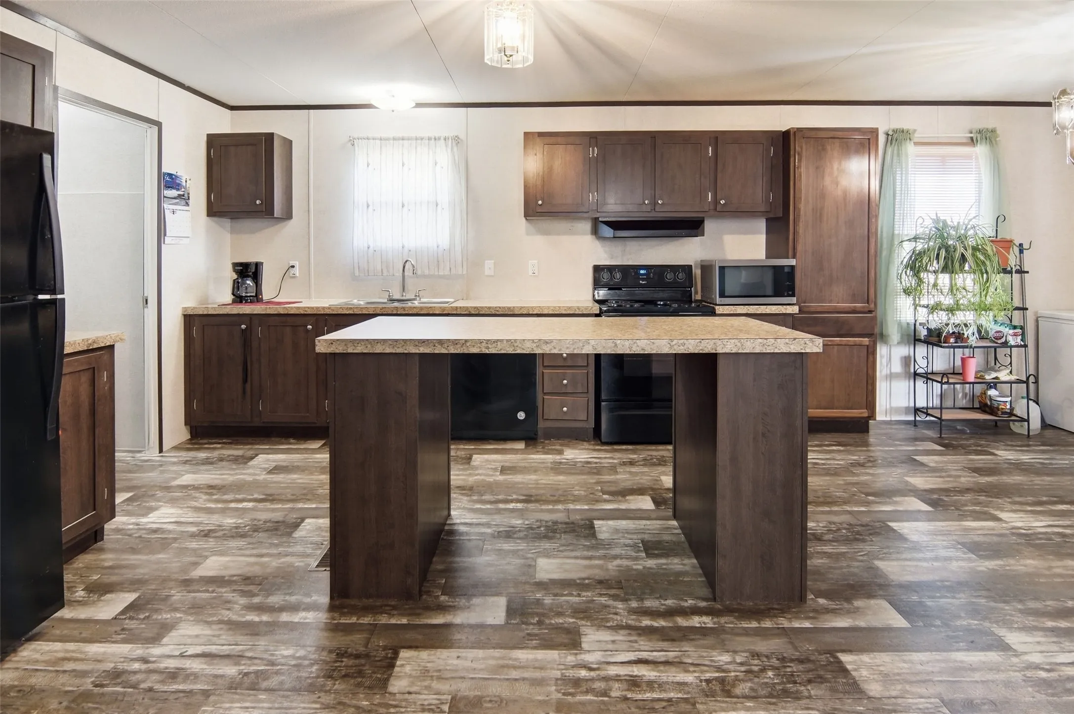 Manufactured Home For Sale in Parker County , 106 Choctaw Ridge, Weatherford, Texas 76085, 3 Bedroom, 2 Bathroom, Garage spaces, 1,456 Sqft, built in 2018, mls#21348278, Real Estate Agent in Weatherford, Homes For Sale in Parker county, Homes For Sale in Weatherford, Realtor in Weatherford Texas, Real Estate Brokerage Independent Realty Texas, Luminita Cordes Realtor