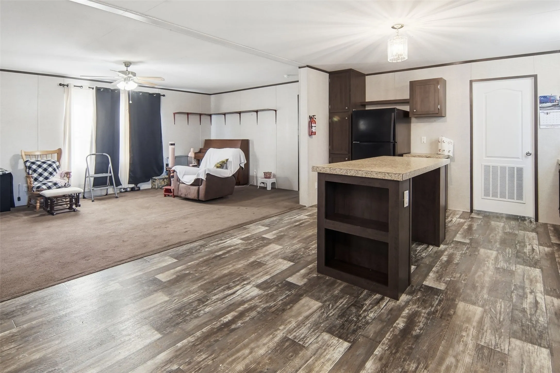Manufactured Home For Sale in Parker County , 106 Choctaw Ridge, Weatherford, Texas 76085, 3 Bedroom, 2 Bathroom, Garage spaces, 1,456 Sqft, built in 2018, mls#21348278, Real Estate Agent in Weatherford, Homes For Sale in Parker county, Homes For Sale in Weatherford, Realtor in Weatherford Texas, Real Estate Brokerage Independent Realty Texas, Luminita Cordes Realtor