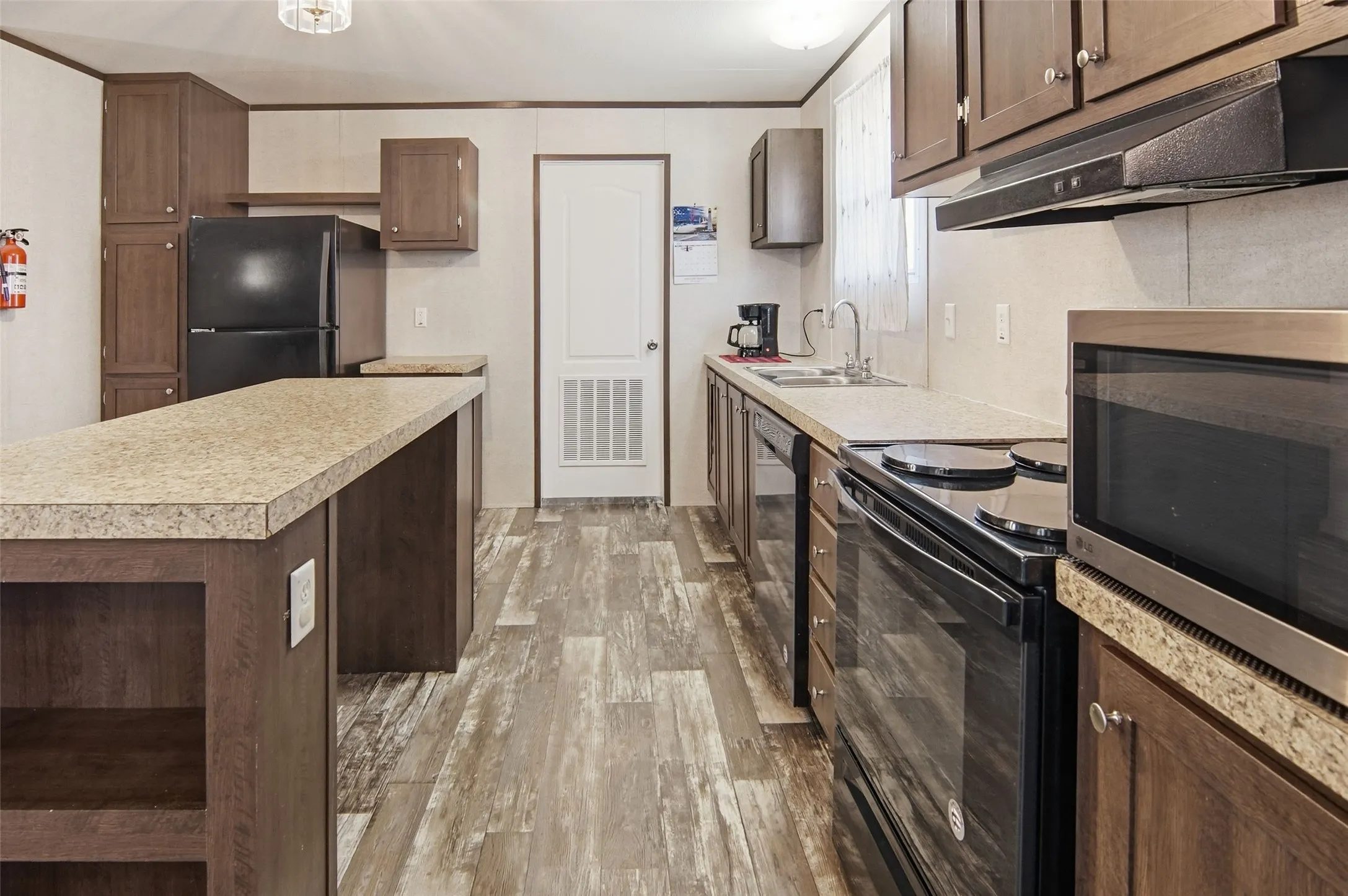 Manufactured Home For Sale in Parker County , 106 Choctaw Ridge, Weatherford, Texas 76085, 3 Bedroom, 2 Bathroom, Garage spaces, 1,456 Sqft, built in 2018, mls#21348278, Real Estate Agent in Weatherford, Homes For Sale in Parker county, Homes For Sale in Weatherford, Realtor in Weatherford Texas, Real Estate Brokerage Independent Realty Texas, Luminita Cordes Realtor