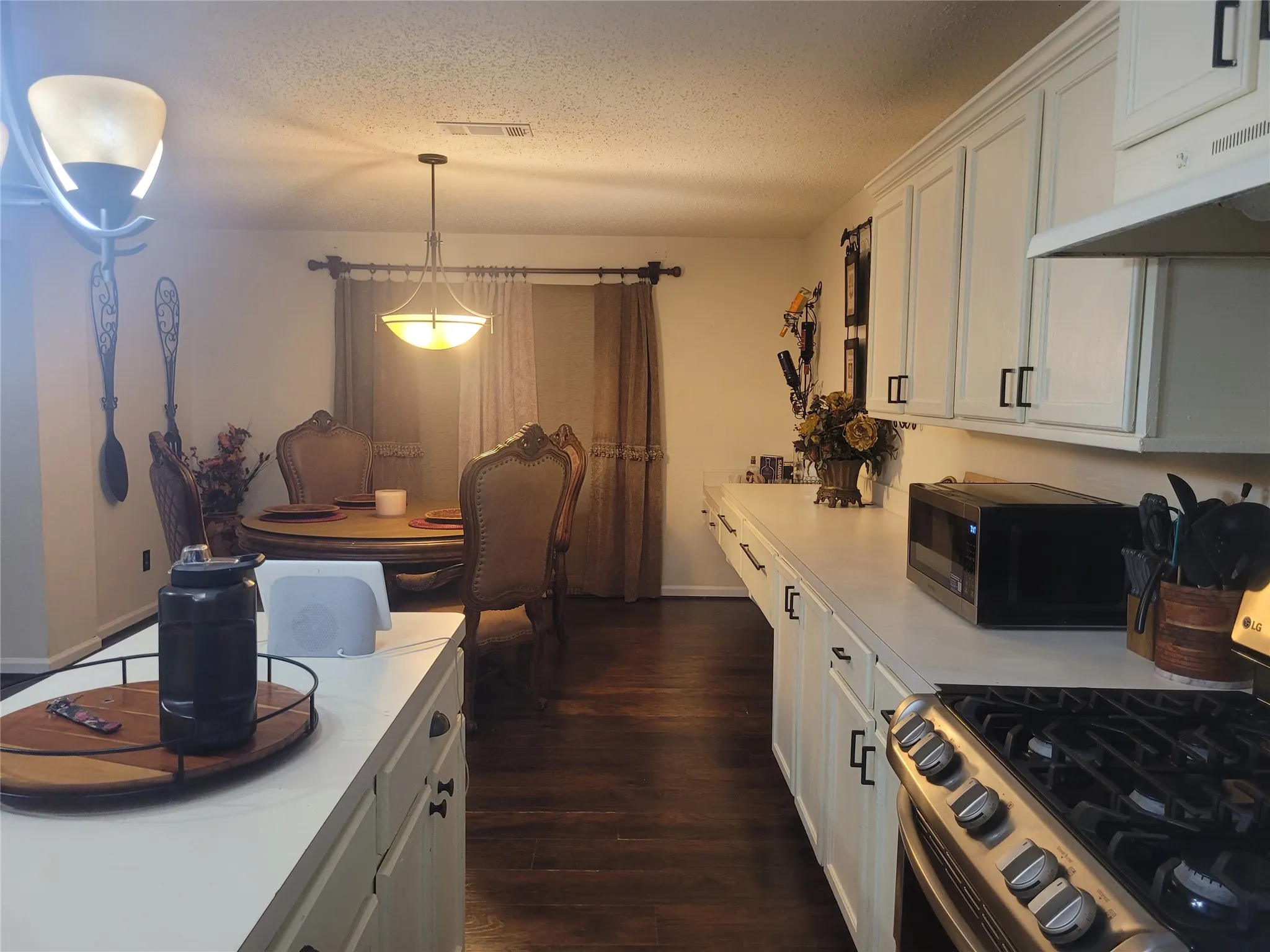 Single Family Residence For Sale in Tarrant County , 6920 Danieldale Drive, Fort Worth, Texas 76137, 5 Bedroom, 3 Bathroom, 2 Garage spaces, 3,992 Sqft, built in 2002, mls#21321119, Real Estate Agent in Fort Worth, Homes For Sale in Tarrant county, Homes For Sale in Fort Worth, Realtor in Fort Worth Texas, Real Estate Brokerage Independent Realty Texas, Luminita Cordes Realtor