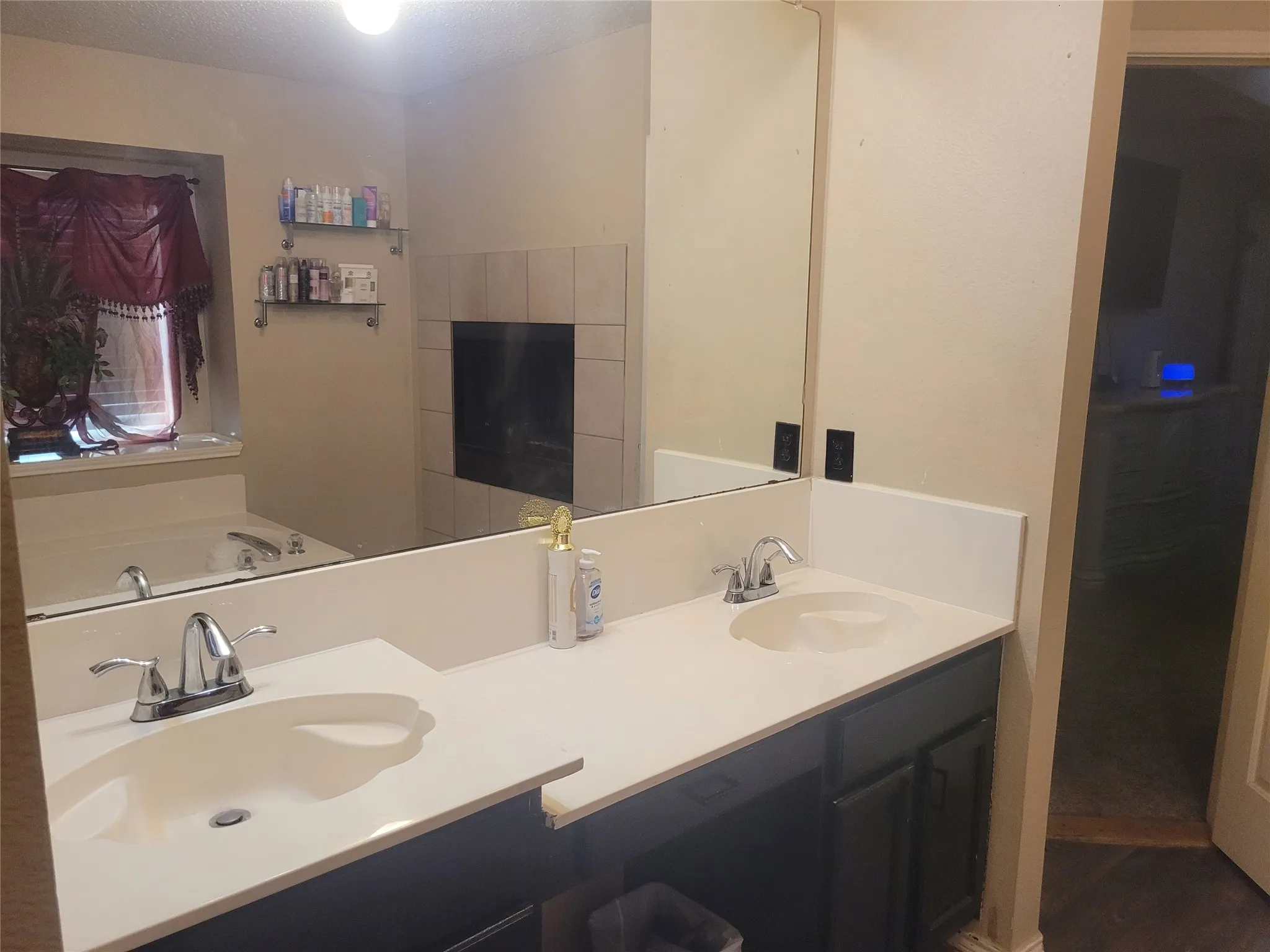 Single Family Residence For Sale in Tarrant County , 6920 Danieldale Drive, Fort Worth, Texas 76137, 5 Bedroom, 3 Bathroom, 2 Garage spaces, 3,992 Sqft, built in 2002, mls#21321119, Real Estate Agent in Fort Worth, Homes For Sale in Tarrant county, Homes For Sale in Fort Worth, Realtor in Fort Worth Texas, Real Estate Brokerage Independent Realty Texas, Luminita Cordes Realtor