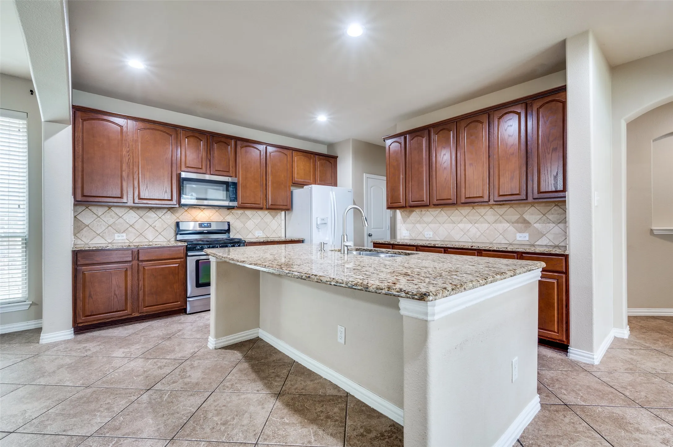 Single Family Residence For Rent in Collin County , 10632 Bolivar Drive, Mc Kinney, Texas 75072, 4 Bedroom, 4 Bathroom, 2 Garage spaces, 3,088 Sqft, built in 2008, mls#21348274, Real Estate Agent in Mc Kinney, Homes For Rent in Collin county, Homes For Rent in Mc Kinney, Realtor in Mc Kinney Texas, Real Estate Brokerage Independent Realty Texas, Luminita Cordes Realtor
