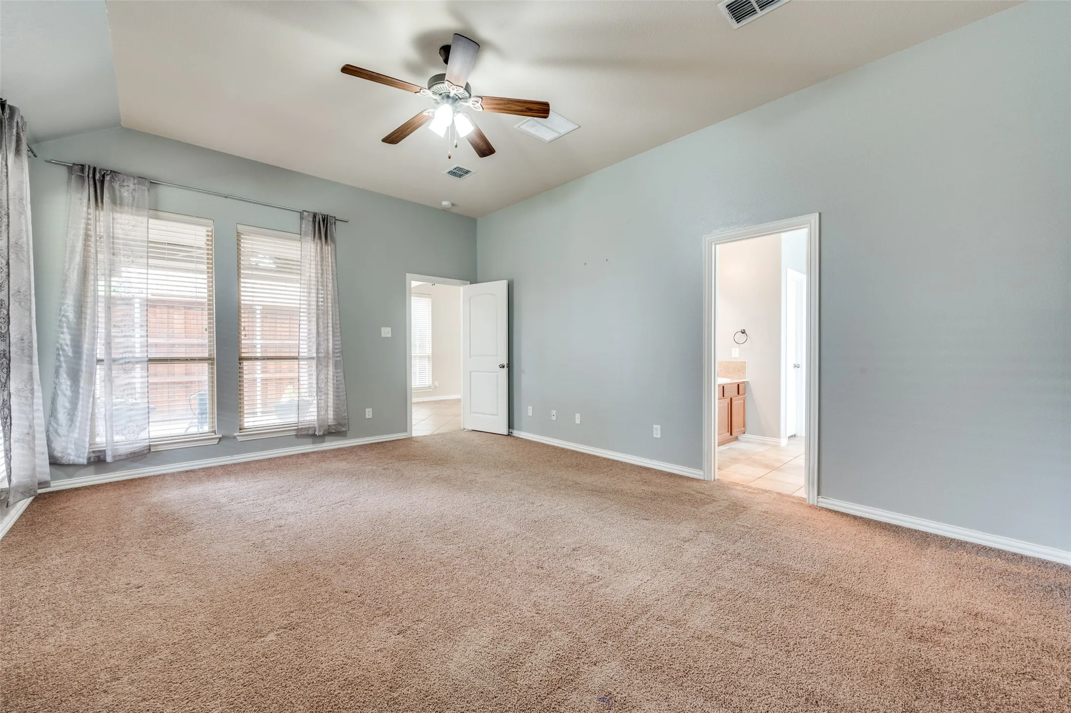 Single Family Residence For Rent in Collin County , 10632 Bolivar Drive, Mc Kinney, Texas 75072, 4 Bedroom, 4 Bathroom, 2 Garage spaces, 3,088 Sqft, built in 2008, mls#21348274, Real Estate Agent in Mc Kinney, Homes For Rent in Collin county, Homes For Rent in Mc Kinney, Realtor in Mc Kinney Texas, Real Estate Brokerage Independent Realty Texas, Luminita Cordes Realtor