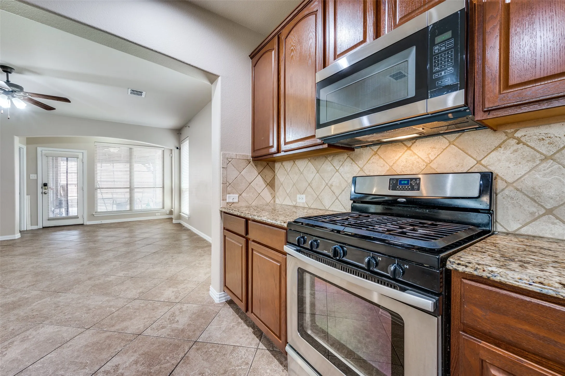 Single Family Residence For Rent in Collin County , 10632 Bolivar Drive, Mc Kinney, Texas 75072, 4 Bedroom, 4 Bathroom, 2 Garage spaces, 3,088 Sqft, built in 2008, mls#21348274, Real Estate Agent in Mc Kinney, Homes For Rent in Collin county, Homes For Rent in Mc Kinney, Realtor in Mc Kinney Texas, Real Estate Brokerage Independent Realty Texas, Luminita Cordes Realtor