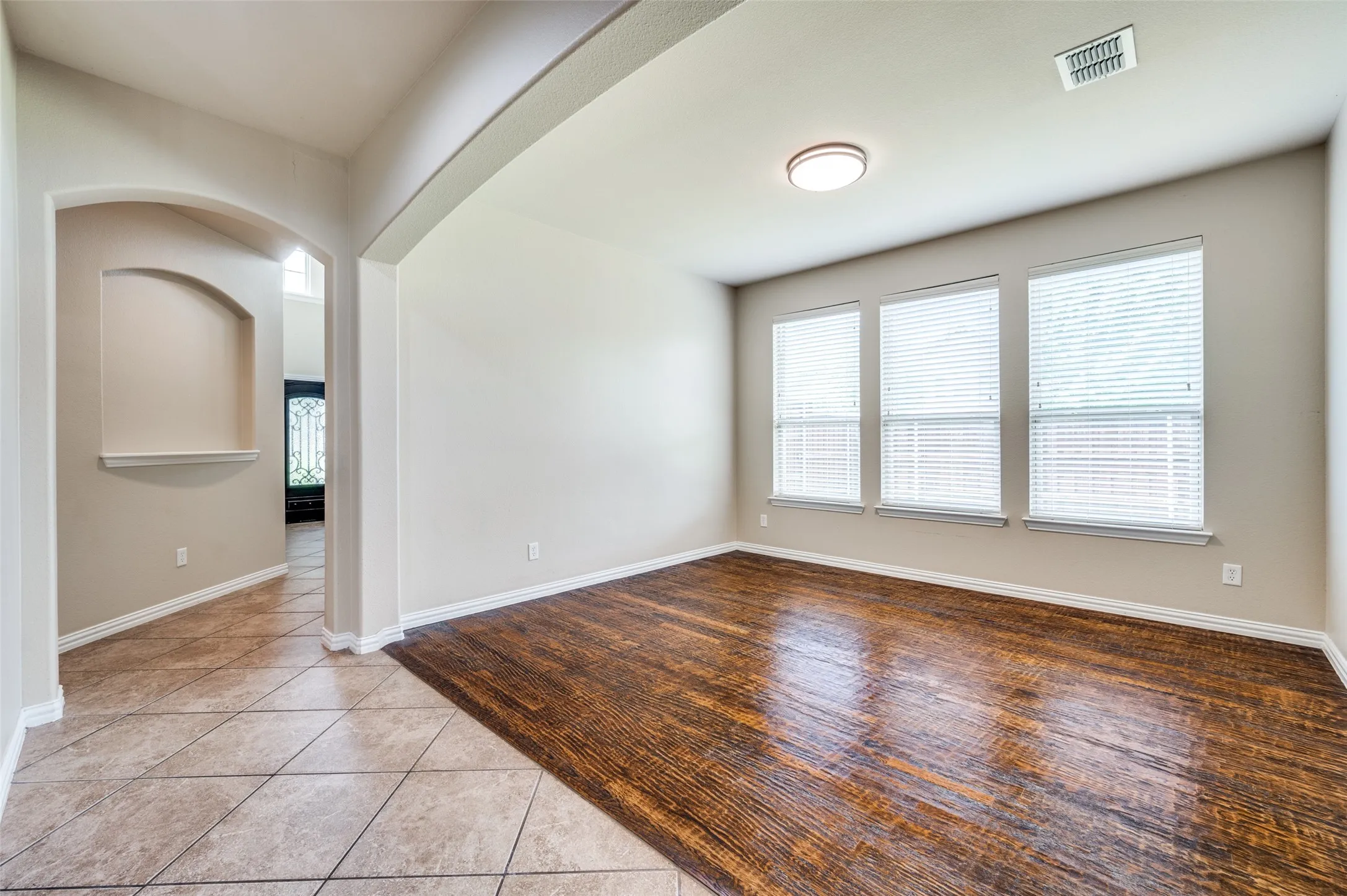 Single Family Residence For Rent in Collin County , 10632 Bolivar Drive, Mc Kinney, Texas 75072, 4 Bedroom, 4 Bathroom, 2 Garage spaces, 3,088 Sqft, built in 2008, mls#21348274, Real Estate Agent in Mc Kinney, Homes For Rent in Collin county, Homes For Rent in Mc Kinney, Realtor in Mc Kinney Texas, Real Estate Brokerage Independent Realty Texas, Luminita Cordes Realtor