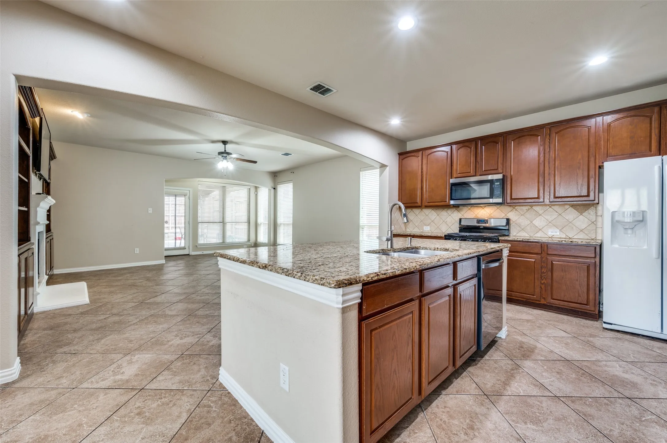 Single Family Residence For Rent in Collin County , 10632 Bolivar Drive, Mc Kinney, Texas 75072, 4 Bedroom, 4 Bathroom, 2 Garage spaces, 3,088 Sqft, built in 2008, mls#21348274, Real Estate Agent in Mc Kinney, Homes For Rent in Collin county, Homes For Rent in Mc Kinney, Realtor in Mc Kinney Texas, Real Estate Brokerage Independent Realty Texas, Luminita Cordes Realtor