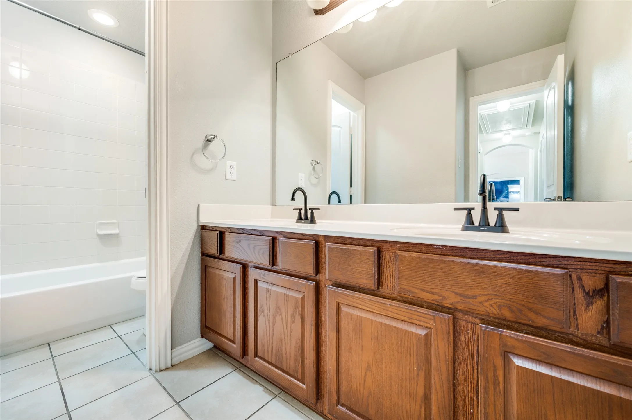 Single Family Residence For Rent in Collin County , 10632 Bolivar Drive, Mc Kinney, Texas 75072, 4 Bedroom, 4 Bathroom, 2 Garage spaces, 3,088 Sqft, built in 2008, mls#21348274, Real Estate Agent in Mc Kinney, Homes For Rent in Collin county, Homes For Rent in Mc Kinney, Realtor in Mc Kinney Texas, Real Estate Brokerage Independent Realty Texas, Luminita Cordes Realtor