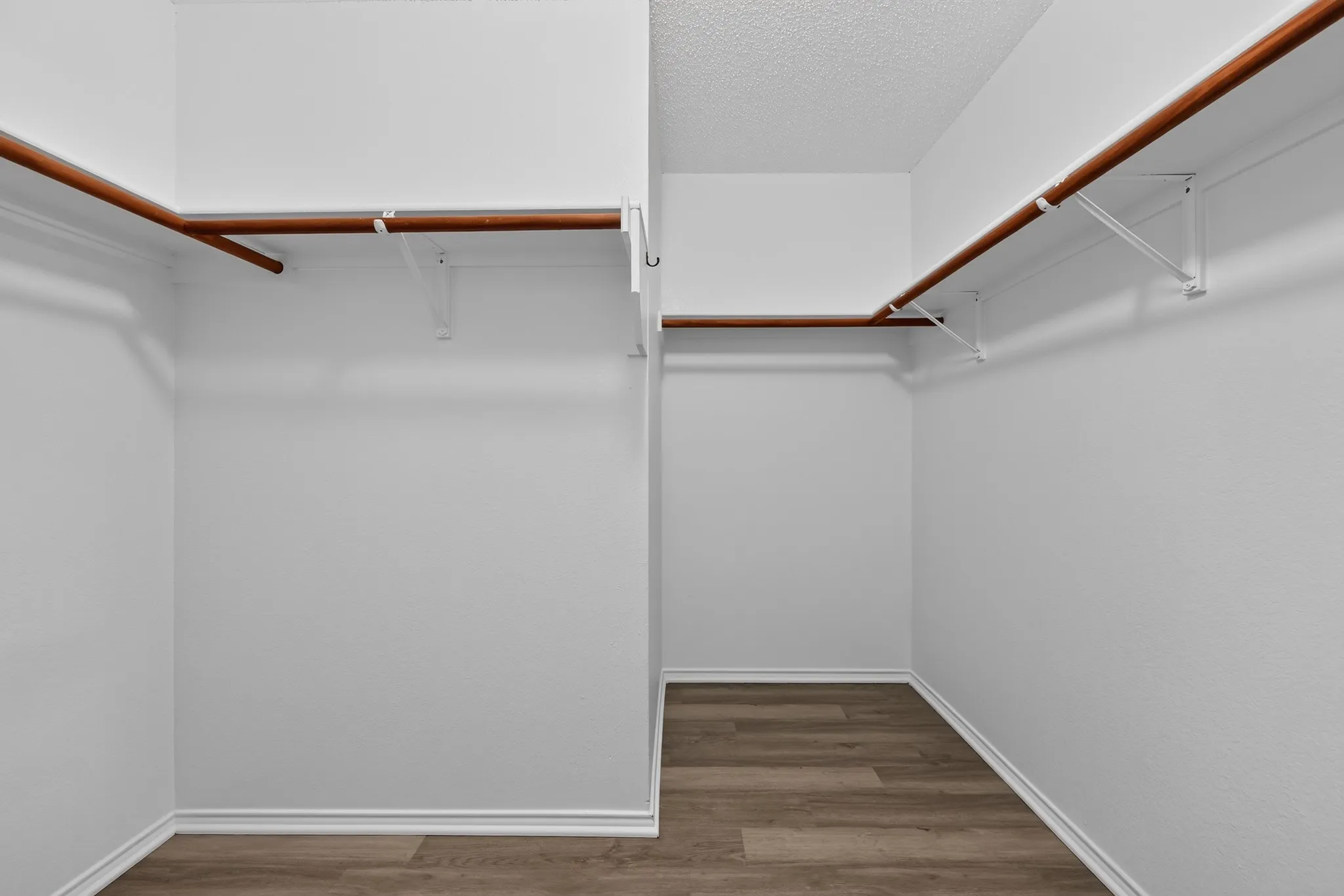 Single Family Residence For Rent in Tarrant County , 5416 Temecula Road, Fort Worth, Texas 76244, 3 Bedrooms, 2 Bathrooms, 2 Garage spaces, 1,868 Sqft, built in 2003, Price $2,150, mls#21346255, Real Estate Agent in Fort Worth, Homes For Rent in Tarrant county, Homes For Rent in Fort Worth, Realtor in Fort Worth Texas, Real Estate Brokerage Independent Realty Texas, Luminita Cordes Realtor