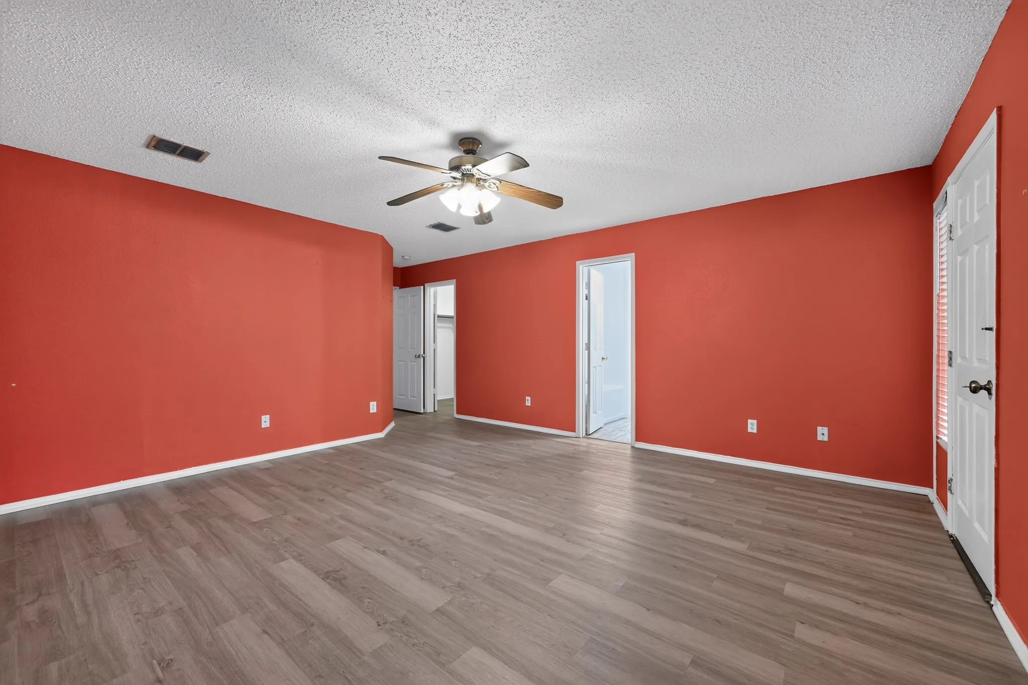 Single Family Residence For Rent in Tarrant County , 5416 Temecula Road, Fort Worth, Texas 76244, 3 Bedrooms, 2 Bathrooms, 2 Garage spaces, 1,868 Sqft, built in 2003, Price $2,150, mls#21346255, Real Estate Agent in Fort Worth, Homes For Rent in Tarrant county, Homes For Rent in Fort Worth, Realtor in Fort Worth Texas, Real Estate Brokerage Independent Realty Texas, Luminita Cordes Realtor