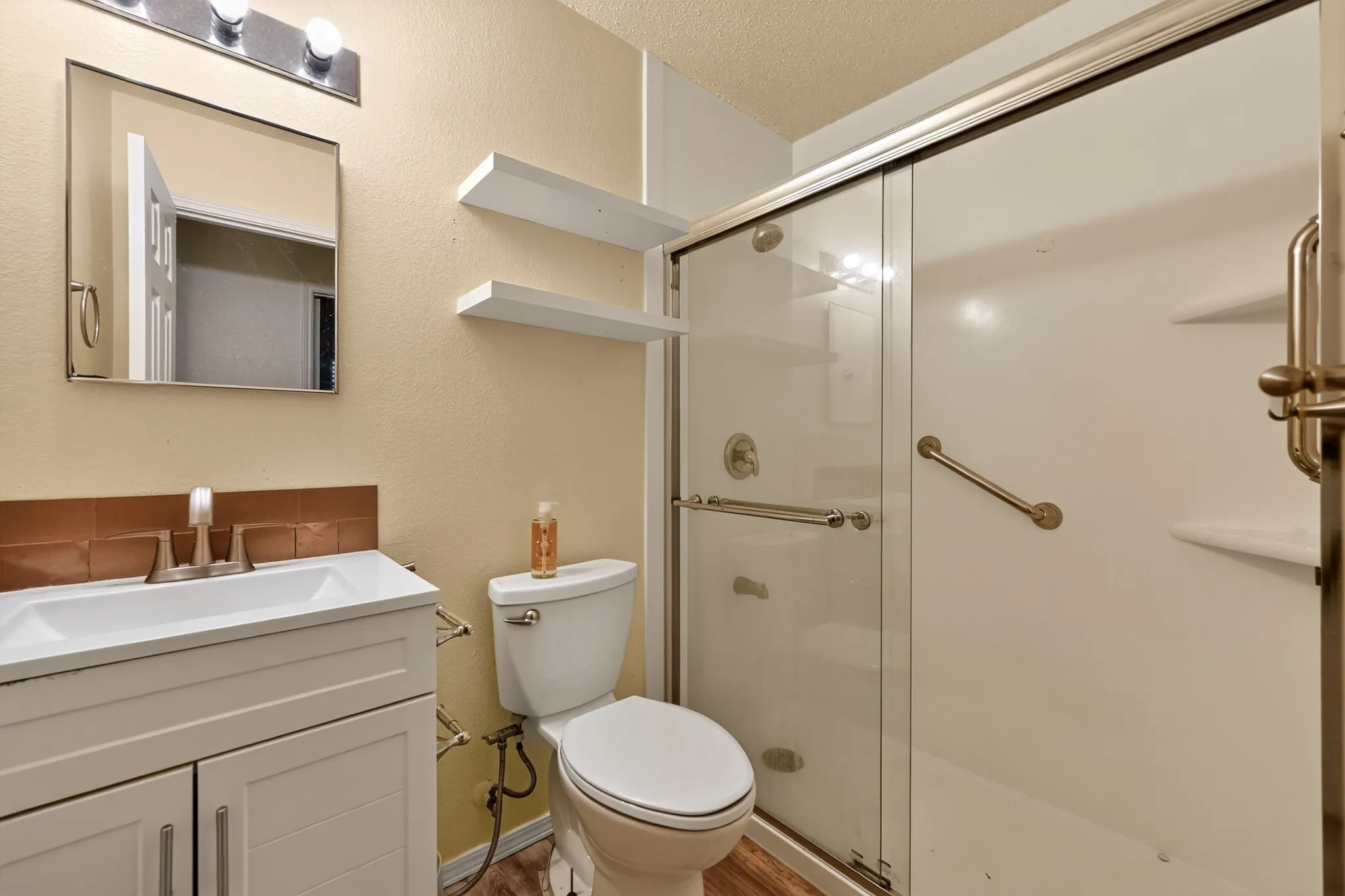Single Family Residence For Rent in Tarrant County , 5416 Temecula Road, Fort Worth, Texas 76244, 3 Bedrooms, 2 Bathrooms, 2 Garage spaces, 1,868 Sqft, built in 2003, Price $2,150, mls#21346255, Real Estate Agent in Fort Worth, Homes For Rent in Tarrant county, Homes For Rent in Fort Worth, Realtor in Fort Worth Texas, Real Estate Brokerage Independent Realty Texas, Luminita Cordes Realtor