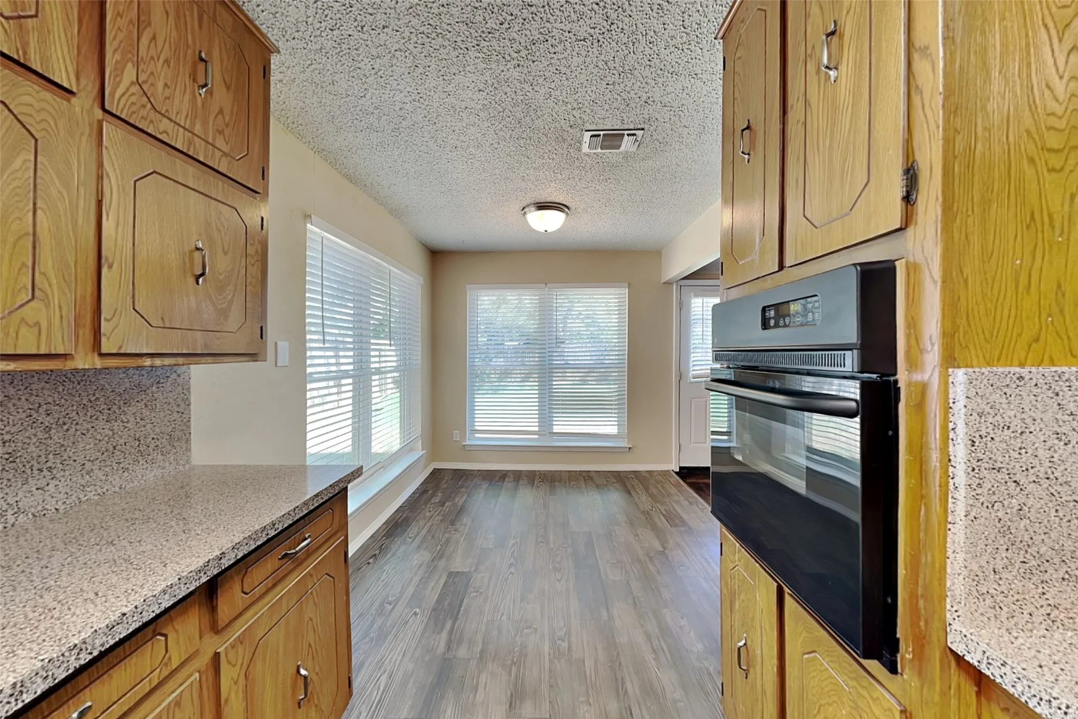 Single Family Residence For Rent in Tarrant County , 7465 Timberhill Drive, North Richland Hills, Texas 76182, 3 Bedroom, 2 Bathroom, 2 Garage spaces, 1,434 Sqft, built in 1980, mls#21348320, Real Estate Agent in North Richland Hills, Homes For Rent in Tarrant county, Homes For Rent in North Richland Hills, Realtor in North Richland Hills Texas, Real Estate Brokerage Independent Realty Texas, Luminita Cordes Realtor