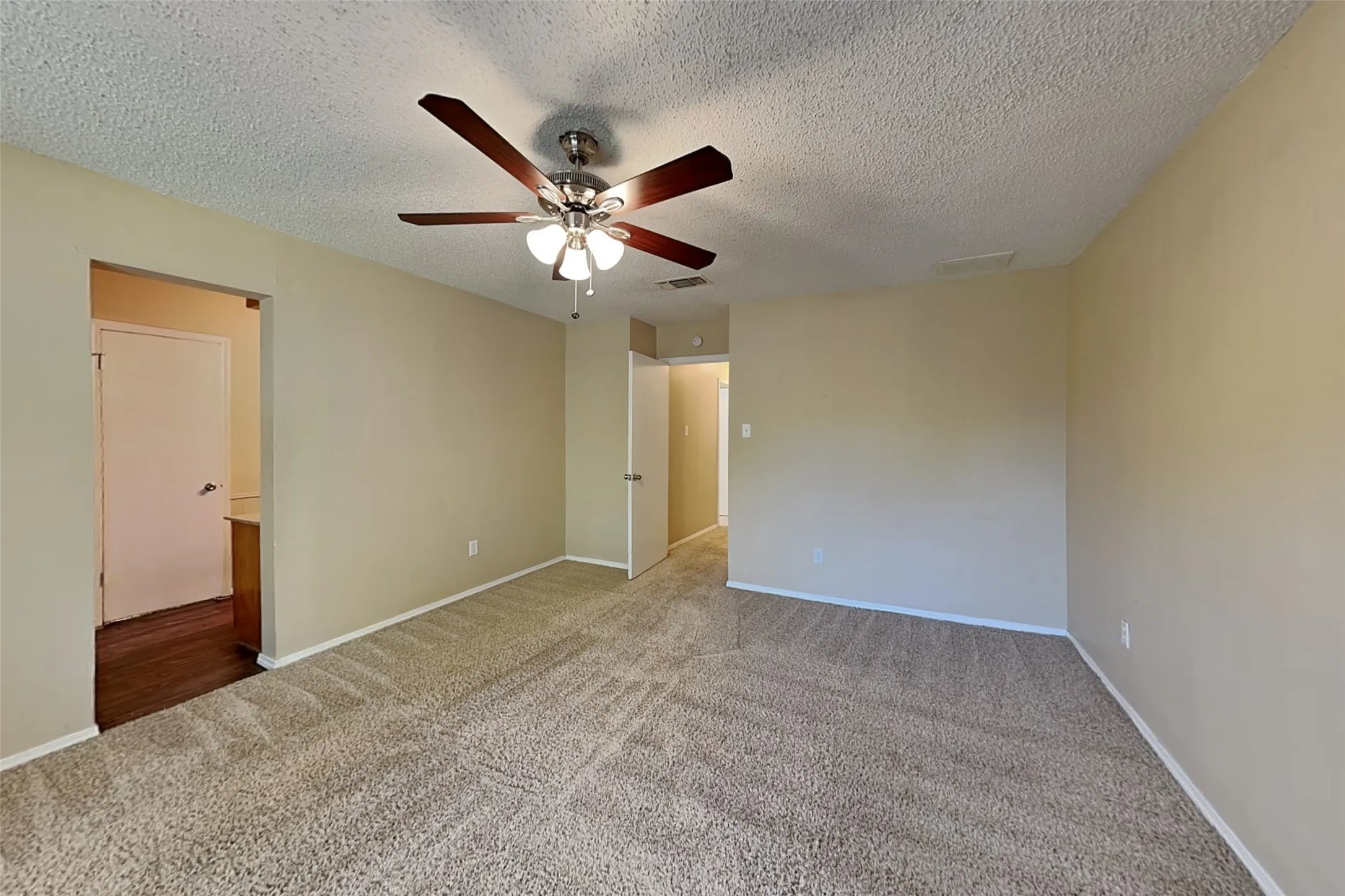Single Family Residence For Rent in Tarrant County , 7465 Timberhill Drive, North Richland Hills, Texas 76182, 3 Bedroom, 2 Bathroom, 2 Garage spaces, 1,434 Sqft, built in 1980, mls#21348320, Real Estate Agent in North Richland Hills, Homes For Rent in Tarrant county, Homes For Rent in North Richland Hills, Realtor in North Richland Hills Texas, Real Estate Brokerage Independent Realty Texas, Luminita Cordes Realtor