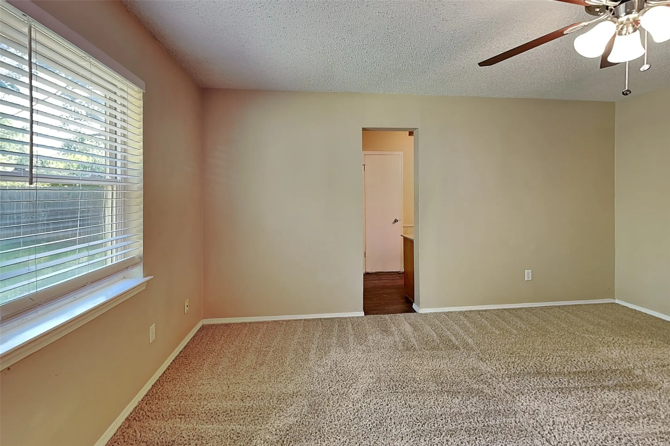 Single Family Residence For Rent in Tarrant County , 7465 Timberhill Drive, North Richland Hills, Texas 76182, 3 Bedroom, 2 Bathroom, 2 Garage spaces, 1,434 Sqft, built in 1980, mls#21348320, Real Estate Agent in North Richland Hills, Homes For Rent in Tarrant county, Homes For Rent in North Richland Hills, Realtor in North Richland Hills Texas, Real Estate Brokerage Independent Realty Texas, Luminita Cordes Realtor