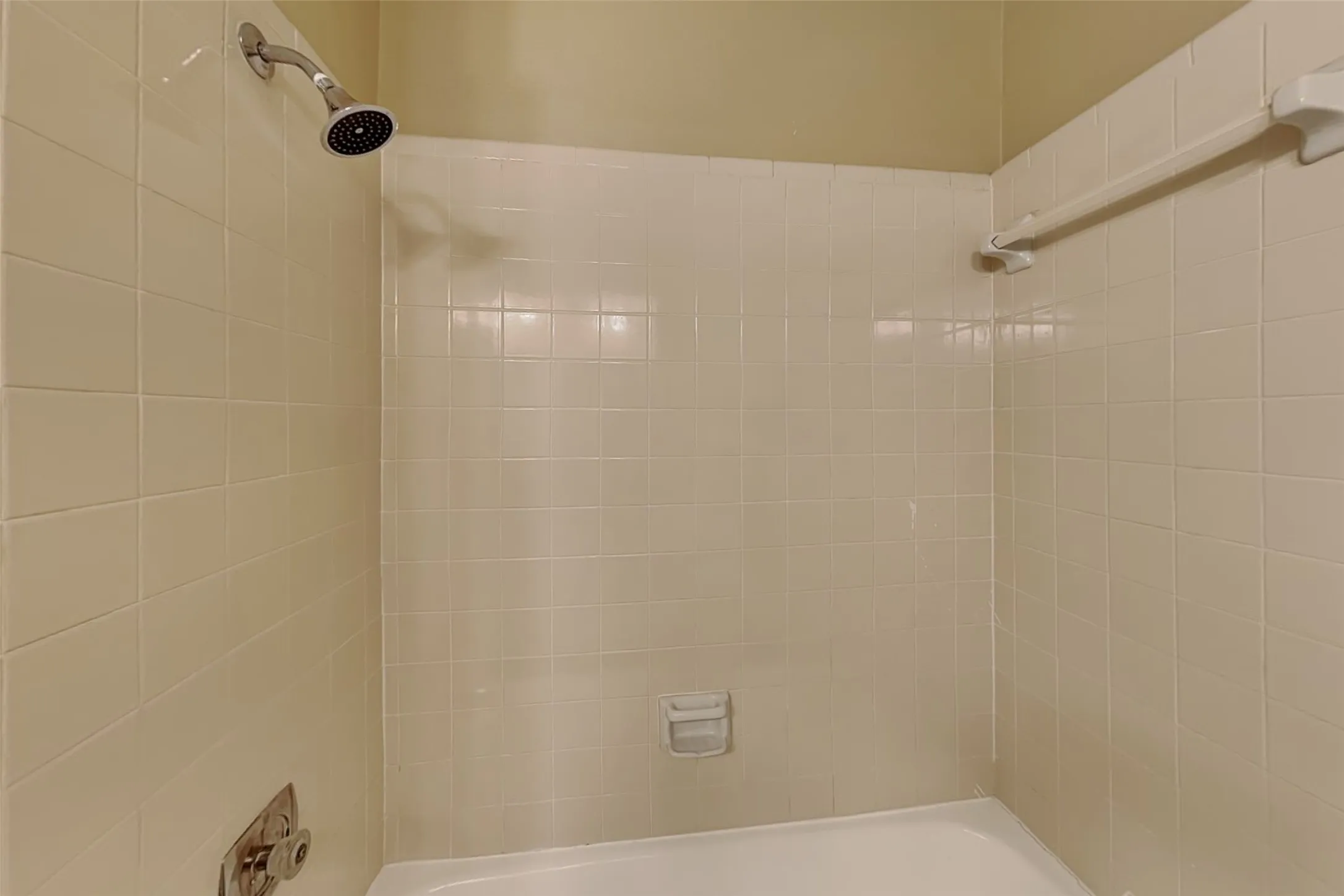 Single Family Residence For Rent in Tarrant County , 7465 Timberhill Drive, North Richland Hills, Texas 76182, 3 Bedroom, 2 Bathroom, 2 Garage spaces, 1,434 Sqft, built in 1980, mls#21348320, Real Estate Agent in North Richland Hills, Homes For Rent in Tarrant county, Homes For Rent in North Richland Hills, Realtor in North Richland Hills Texas, Real Estate Brokerage Independent Realty Texas, Luminita Cordes Realtor