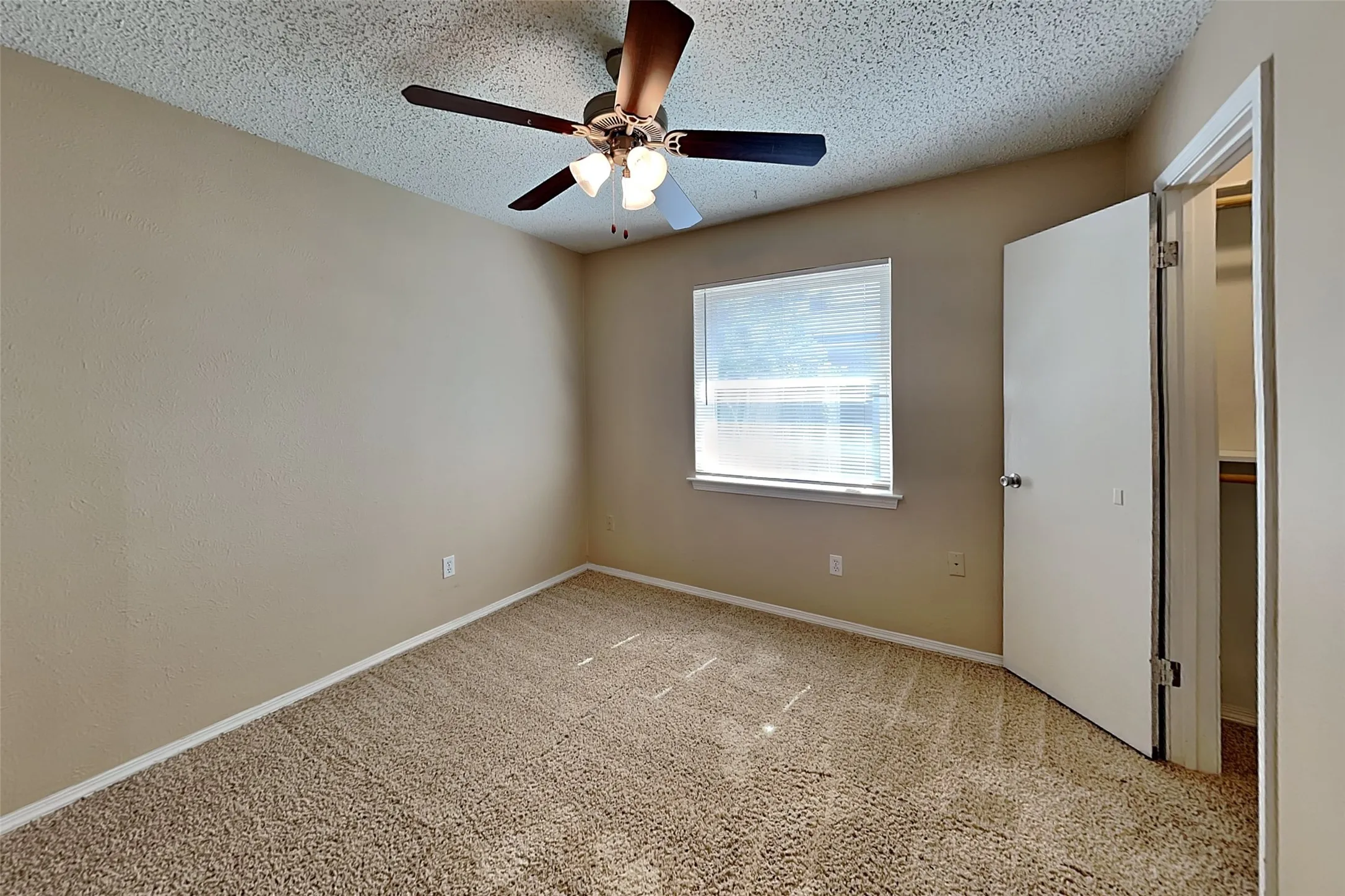 Single Family Residence For Rent in Tarrant County , 7465 Timberhill Drive, North Richland Hills, Texas 76182, 3 Bedroom, 2 Bathroom, 2 Garage spaces, 1,434 Sqft, built in 1980, mls#21348320, Real Estate Agent in North Richland Hills, Homes For Rent in Tarrant county, Homes For Rent in North Richland Hills, Realtor in North Richland Hills Texas, Real Estate Brokerage Independent Realty Texas, Luminita Cordes Realtor