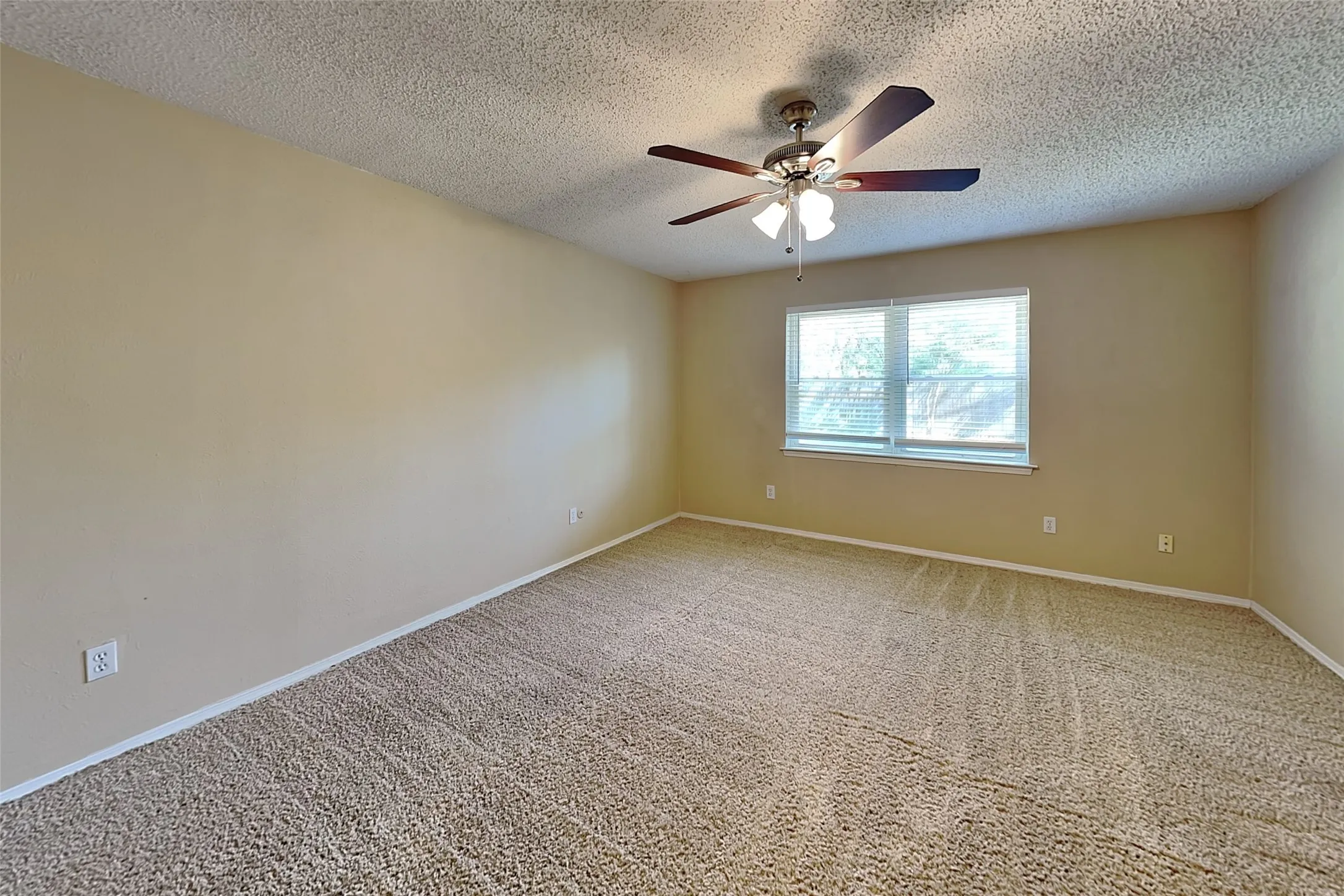 Single Family Residence For Rent in Tarrant County , 7465 Timberhill Drive, North Richland Hills, Texas 76182, 3 Bedroom, 2 Bathroom, 2 Garage spaces, 1,434 Sqft, built in 1980, mls#21348320, Real Estate Agent in North Richland Hills, Homes For Rent in Tarrant county, Homes For Rent in North Richland Hills, Realtor in North Richland Hills Texas, Real Estate Brokerage Independent Realty Texas, Luminita Cordes Realtor