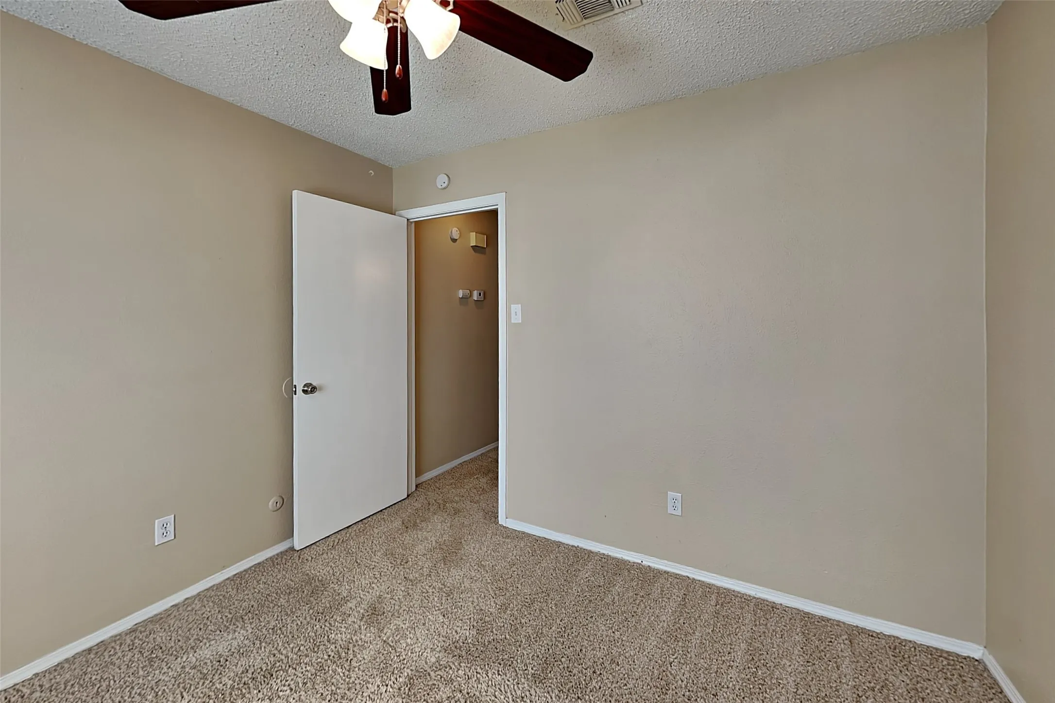 Single Family Residence For Rent in Tarrant County , 7465 Timberhill Drive, North Richland Hills, Texas 76182, 3 Bedroom, 2 Bathroom, 2 Garage spaces, 1,434 Sqft, built in 1980, mls#21348320, Real Estate Agent in North Richland Hills, Homes For Rent in Tarrant county, Homes For Rent in North Richland Hills, Realtor in North Richland Hills Texas, Real Estate Brokerage Independent Realty Texas, Luminita Cordes Realtor