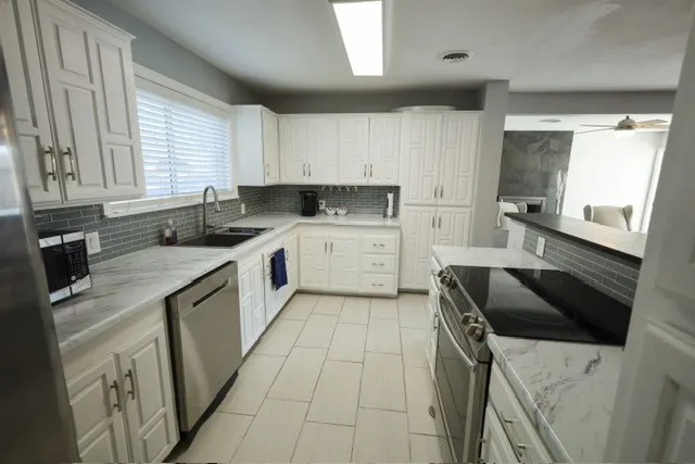 Single Family Residence For Sale in Taylor County , 2417 Sylvan Drive, Abilene, Texas 79605, 3 Bedroom, 2 Bathroom, 1 Garage spaces, 1,990 Sqft, built in 1959, mls#21344864, Real Estate Agent in Abilene, Homes For Sale in Taylor county, Homes For Sale in Abilene, Realtor in Abilene Texas, Real Estate Brokerage Independent Realty Texas, Luminita Cordes Realtor