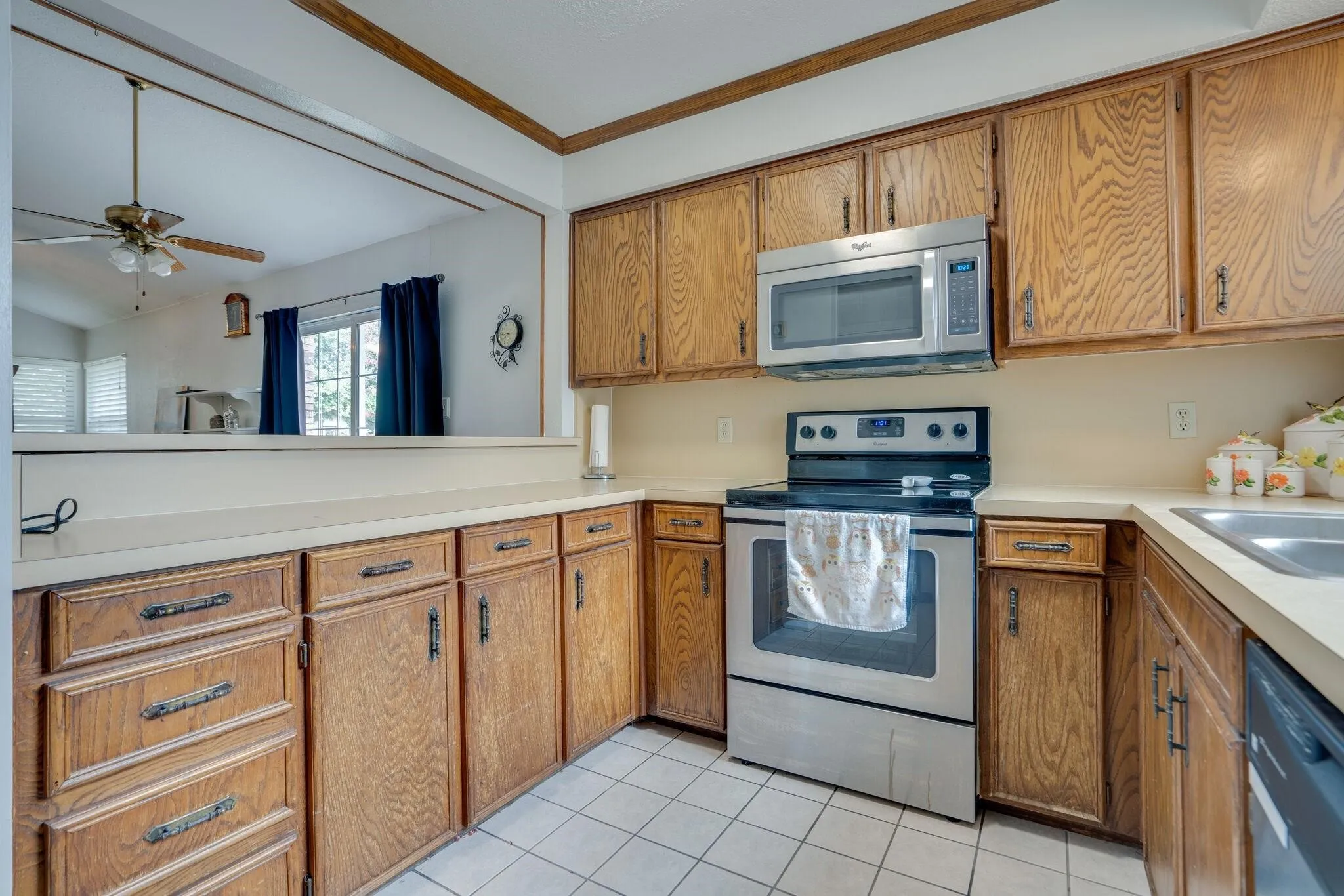 Single Family Residence For Sale in Denton County , 625 Prairie Dell Street, Lewisville, Texas 75067, 2 Bedroom, 2 Bathroom, 1 Garage spaces, 1,118 Sqft, built in 1983, mls#21348327, Real Estate Agent in Lewisville, Homes For Sale in Denton county, Homes For Sale in Lewisville, Realtor in Lewisville Texas, Real Estate Brokerage Independent Realty Texas, Luminita Cordes Realtor