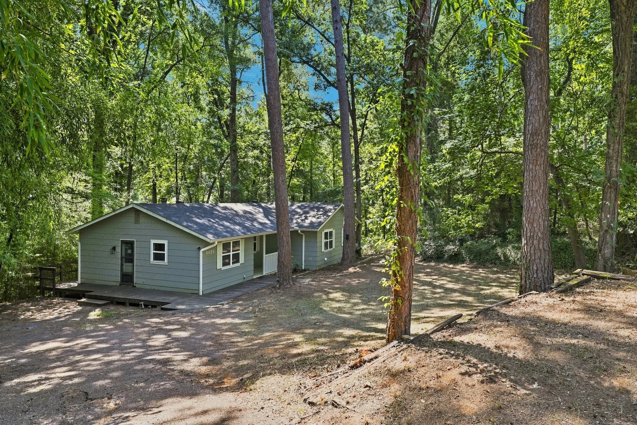 Single Family Residence For Sale in Smith County , 1435 Hideaway Lane W, Hideaway, Texas 75771, 3 Bedroom, 2 Bathroom, Garage spaces, 1,308 Sqft, built in 1982, Price $160,000, mls#21348329, Real Estate Agent in Hideaway, Homes For Sale in Smith county, Homes For Sale in Hideaway, Realtor in Hideaway Texas, Real Estate Brokerage Independent Realty Texas, Luminita Cordes Realtor